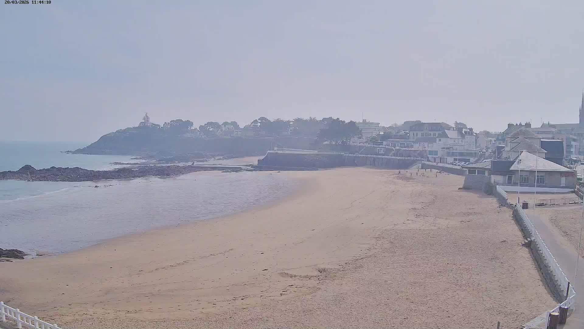 Saint-Quay-Portrieux Beach Live Cam - Saint-Breiuc, Cotes-d'Armor, Bretagne, France