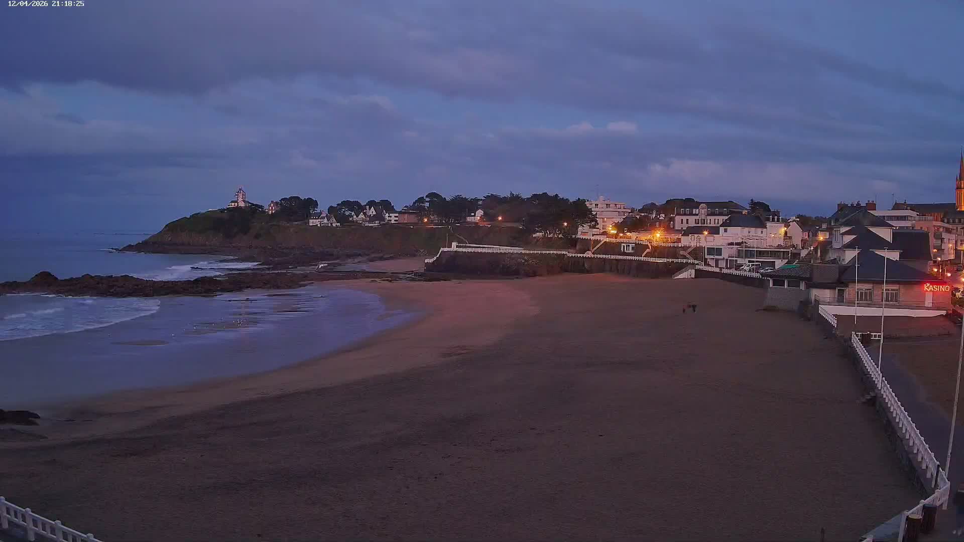 Saint-Quay-Portrieux Beach Live Cam - Saint-Breiuc, Cotes-d'Armor, Bretagne, France