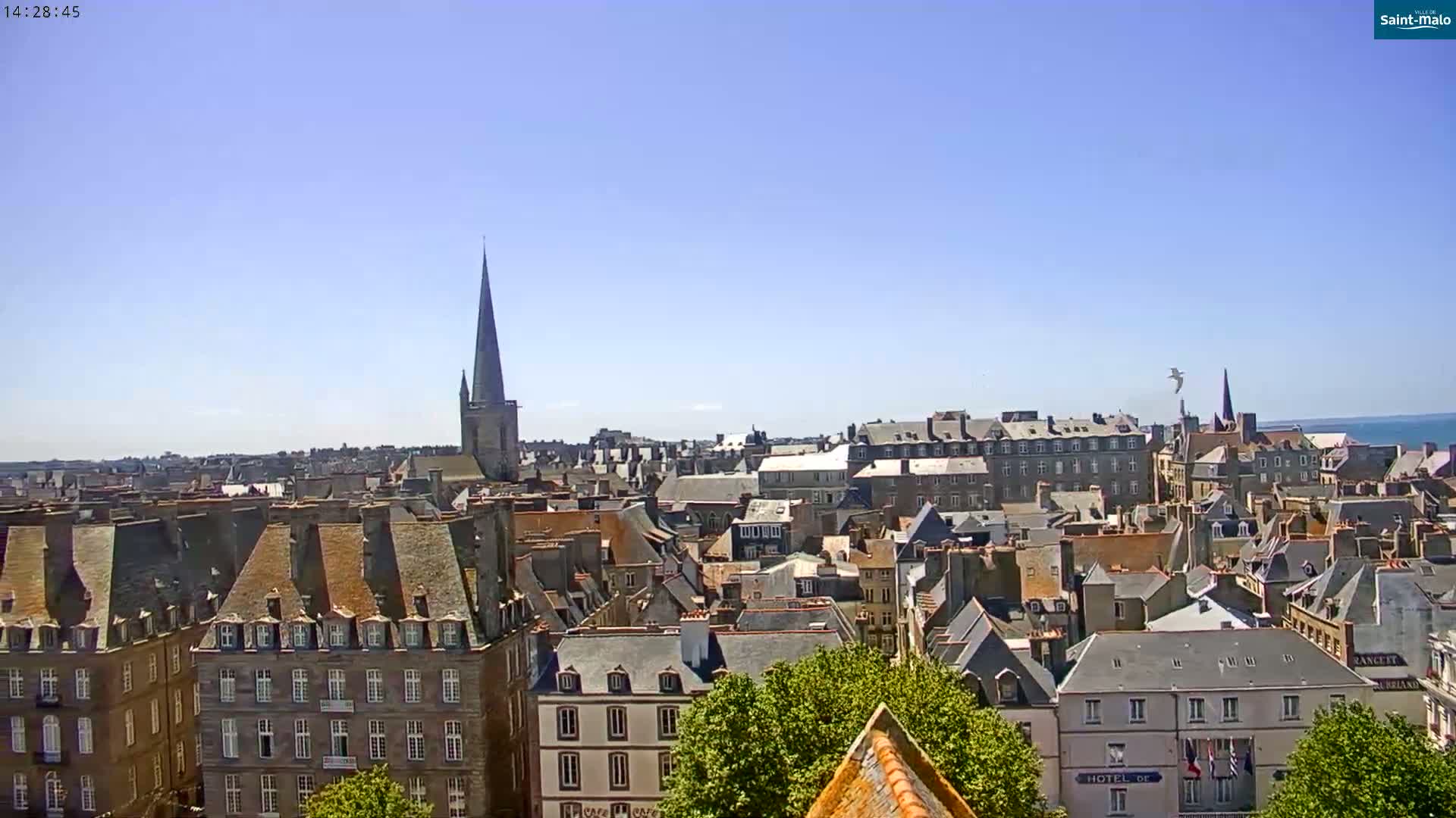 Saint-Malo City Skyline PTZ Live Cam - Saint-Malo, Ille-et-Vilaine, Bretagne, France