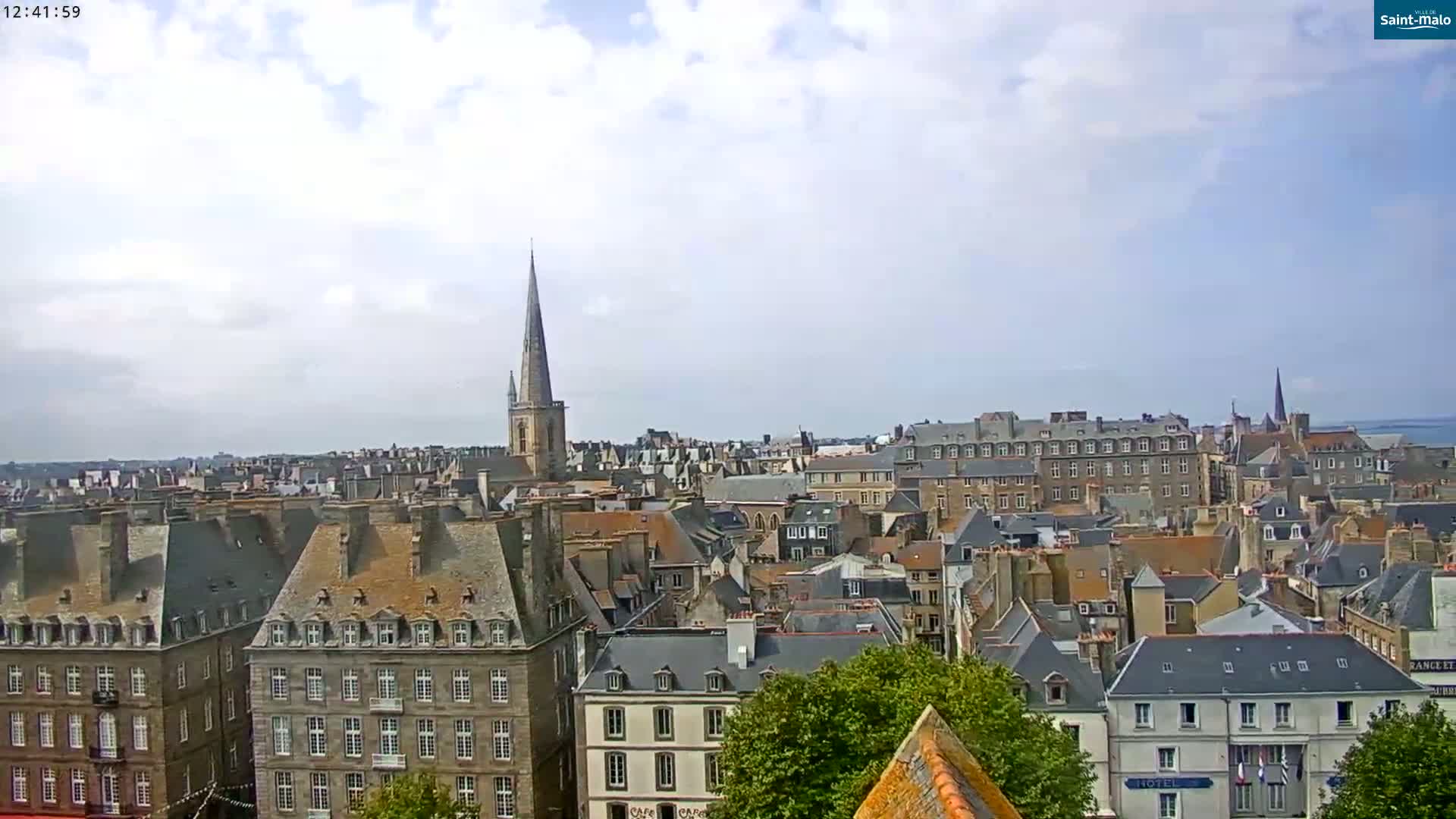 Saint-Malo City Skyline PTZ Live Cam - Saint-Malo, Ille-et-Vilaine, Bretagne, France