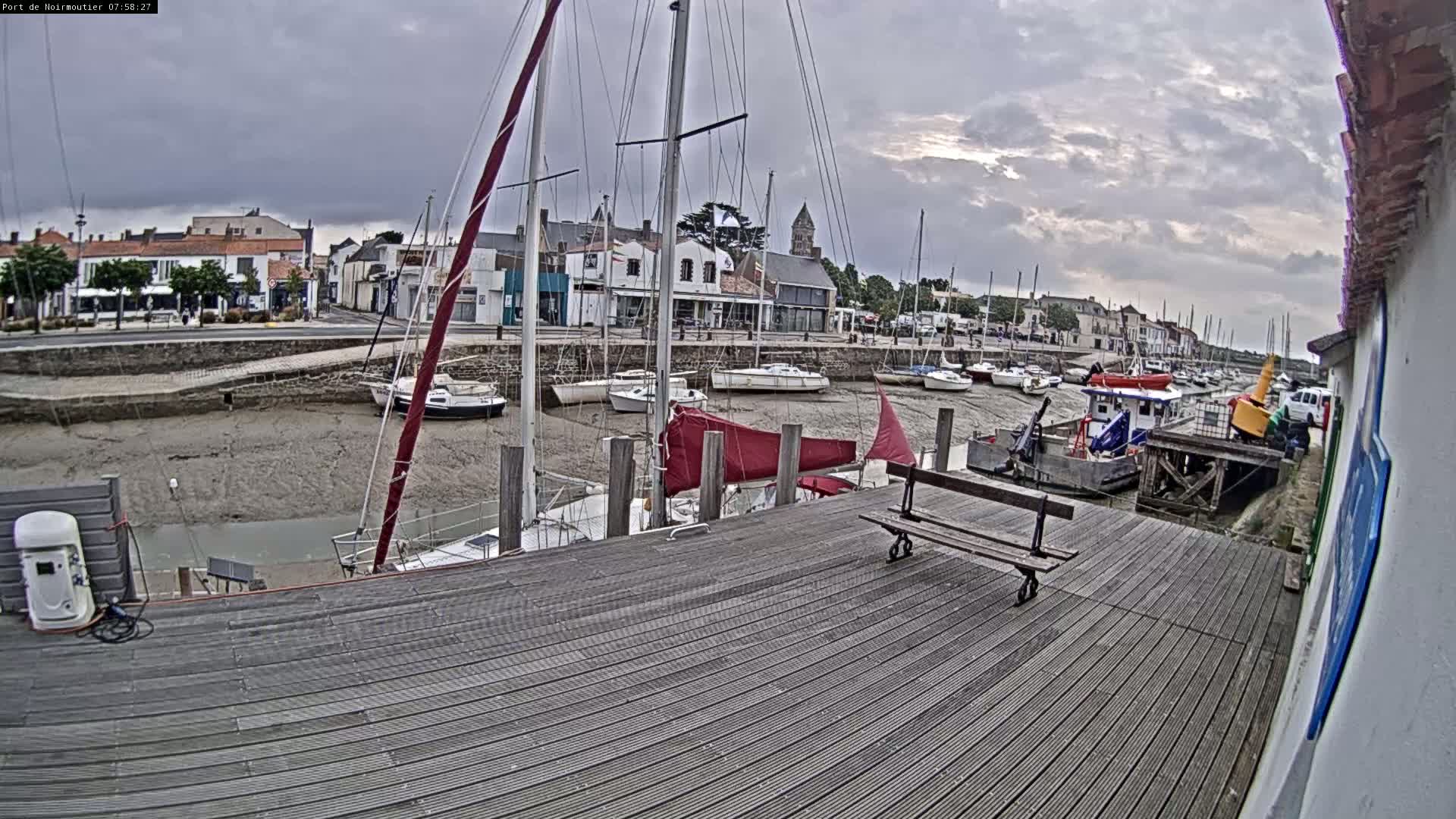 Noirmoutier-en-l'lle Village Live Cam - Les Sables-d'Olonne, Vendée, Pays de la Loire, France