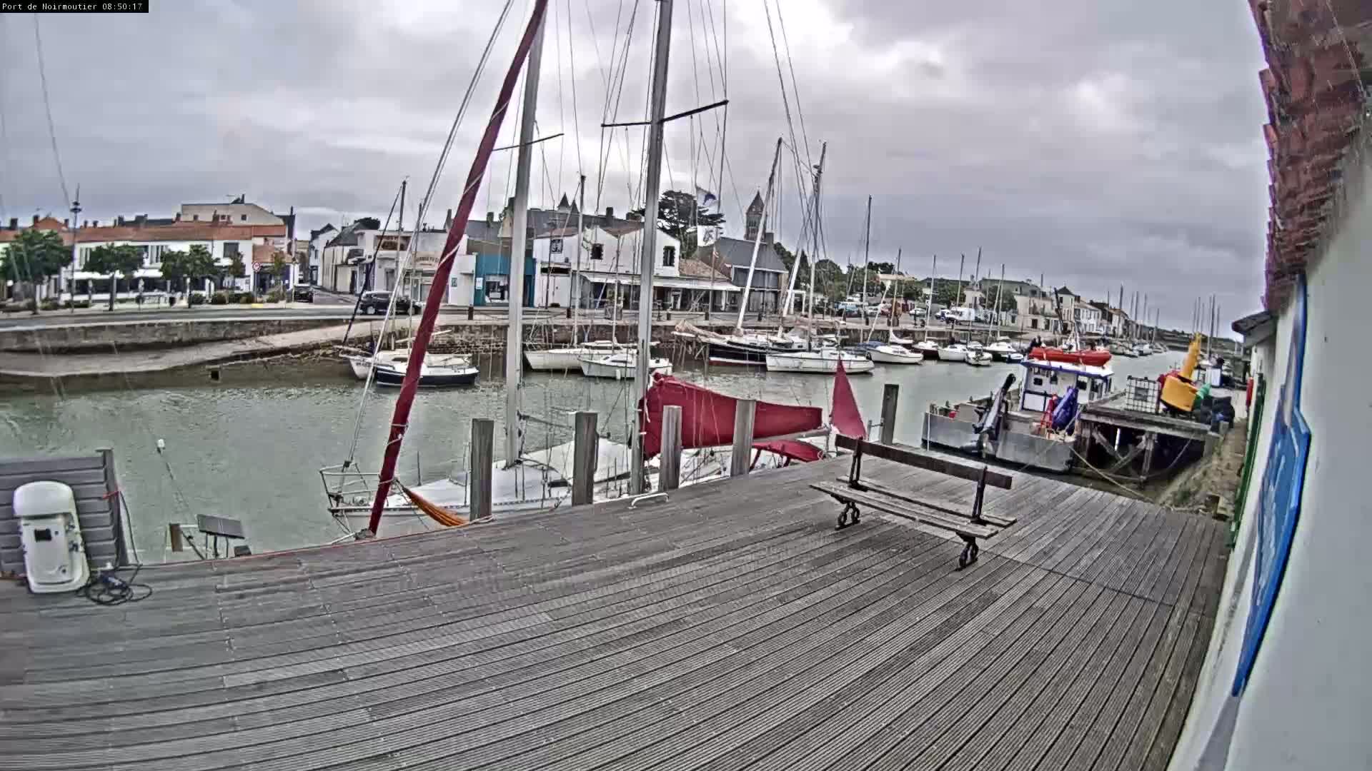 Noirmoutier-en-l'lle Village Live Cam - Les Sables-d'Olonne, Vendée, Pays de la Loire, France