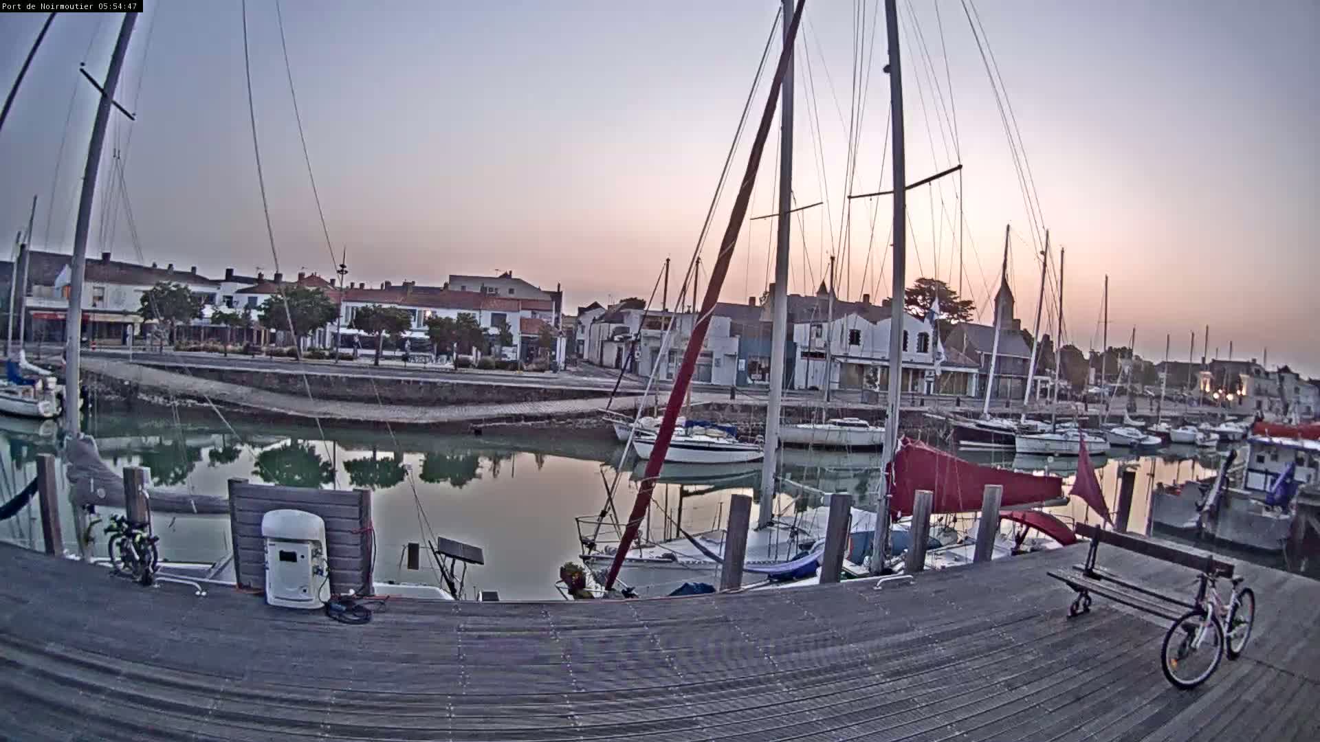 Noirmoutier-en-l'lle Village Live Cam - Les Sables-d'Olonne, Vendée, Pays de la Loire, France