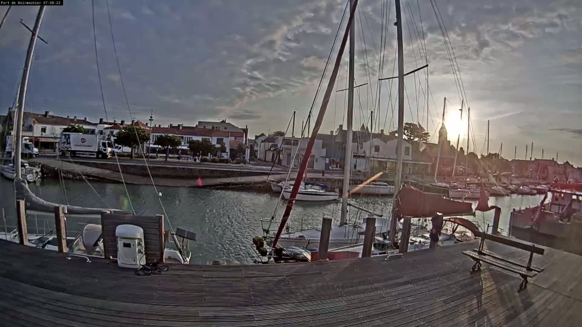 Noirmoutier-en-l'lle Village Live Cam - Les Sables-d'Olonne, Vendée, Pays de la Loire, France