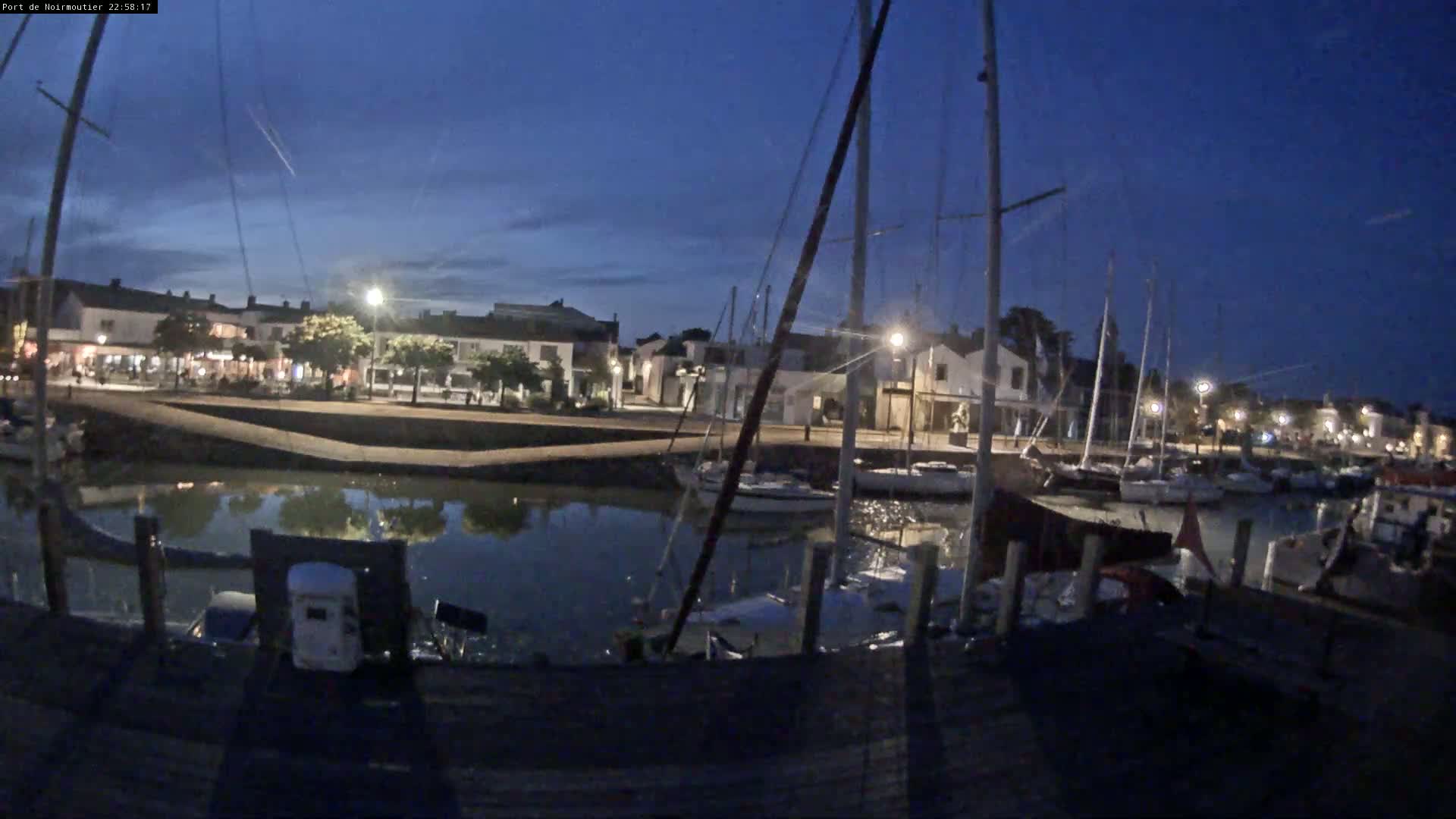 Noirmoutier-en-l'lle Village Live Cam - Les Sables-d'Olonne, Vendée, Pays de la Loire, France