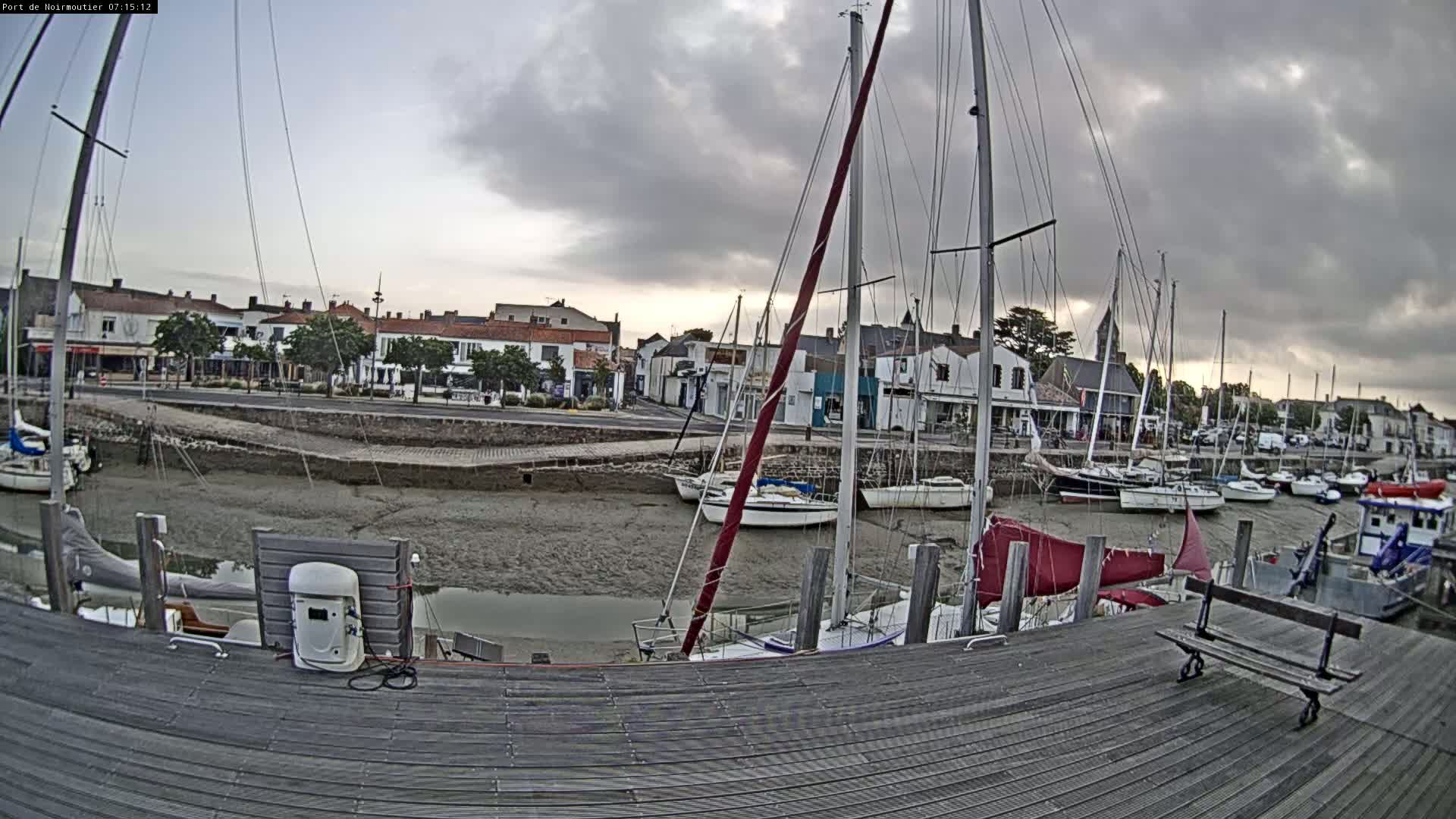 Noirmoutier-en-l'lle Village Live Cam - Les Sables-d'Olonne, Vendée, Pays de la Loire, France