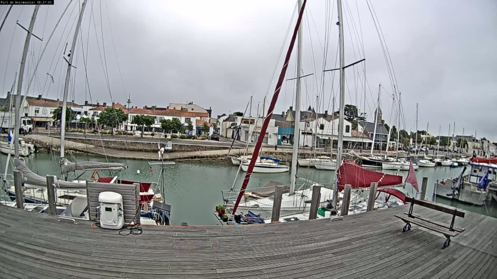 Noirmoutier-en-l'lle Village Live Cam - Les Sables-d'Olonne, Vendée, Pays de la Loire, France