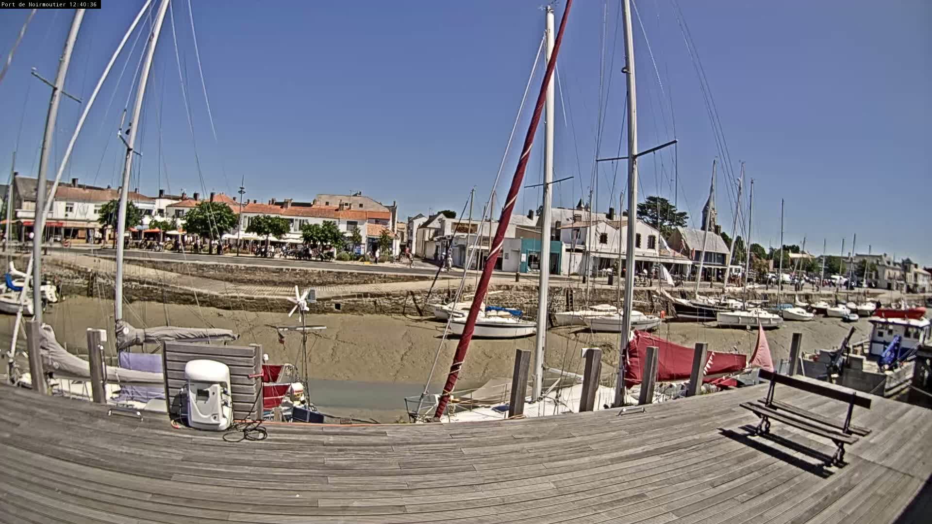 Noirmoutier-en-l'lle Village Live Cam - Les Sables-d'Olonne, Vendée, Pays de la Loire, France
