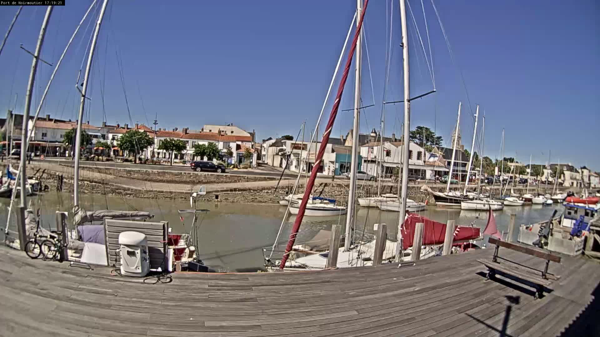 Noirmoutier-en-l'lle Village Live Cam - Les Sables-d'Olonne, Vendée, Pays de la Loire, France