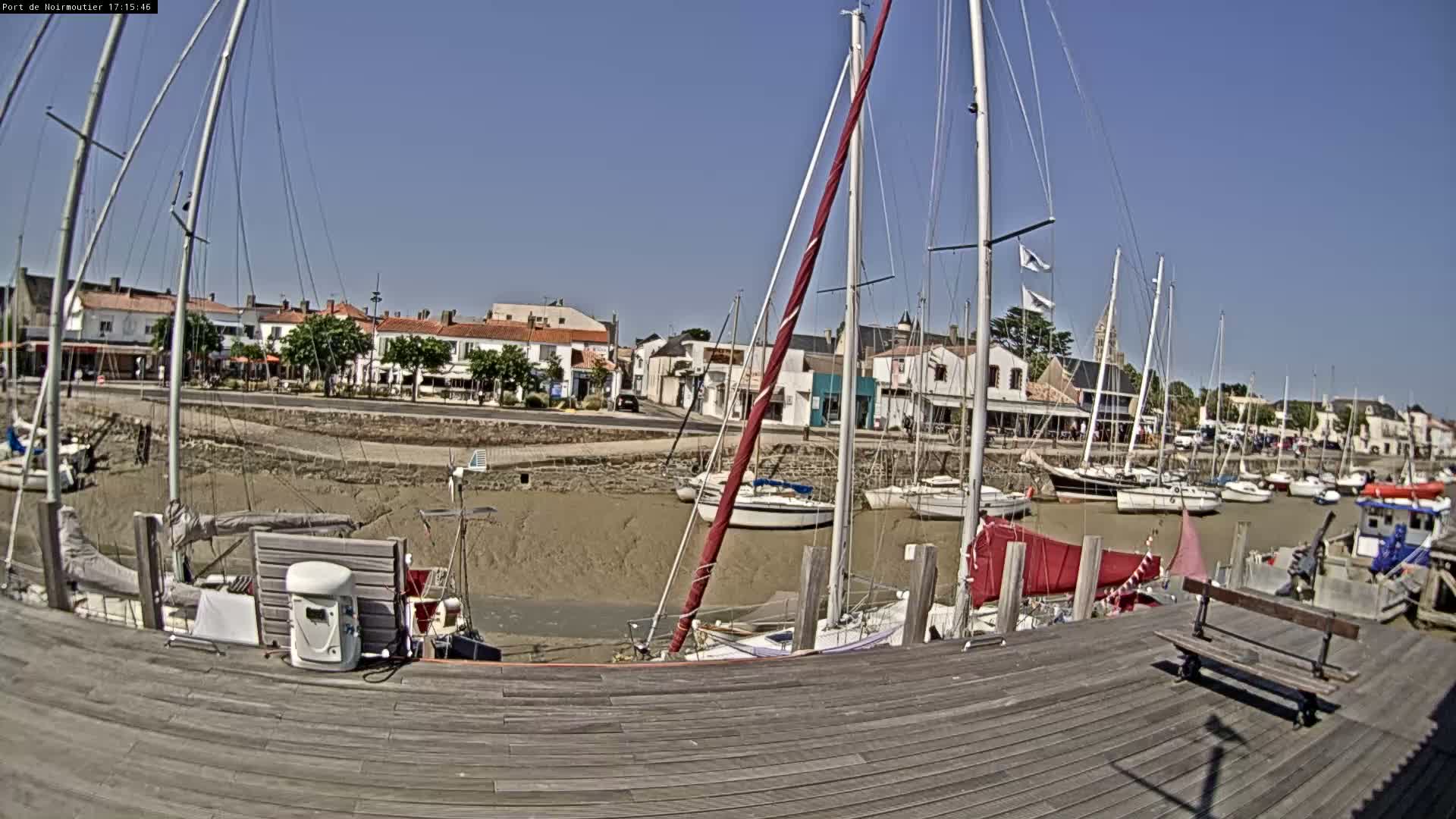 Noirmoutier-en-l'lle Village Live Cam - Les Sables-d'Olonne, Vendée, Pays de la Loire, France