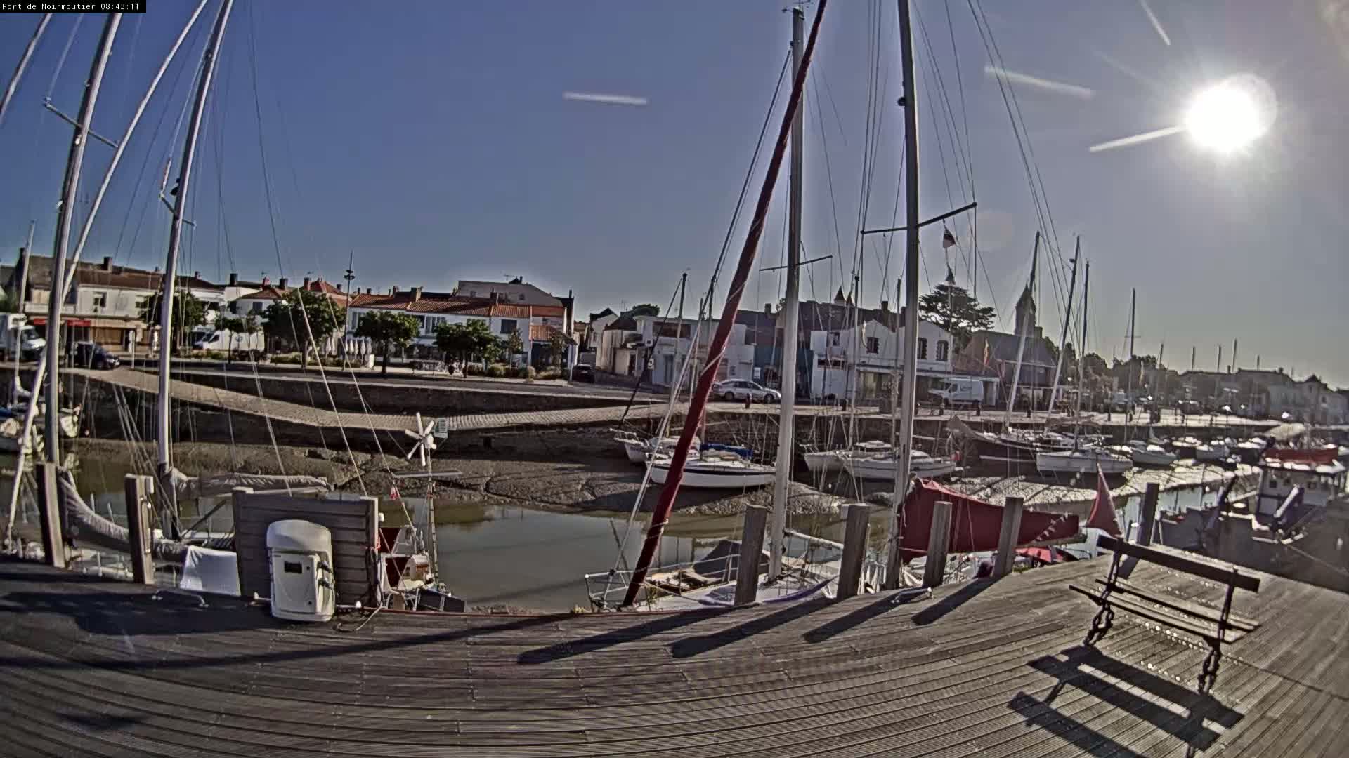 Noirmoutier-en-l'lle Village Live Cam - Les Sables-d'Olonne, Vendée, Pays de la Loire, France