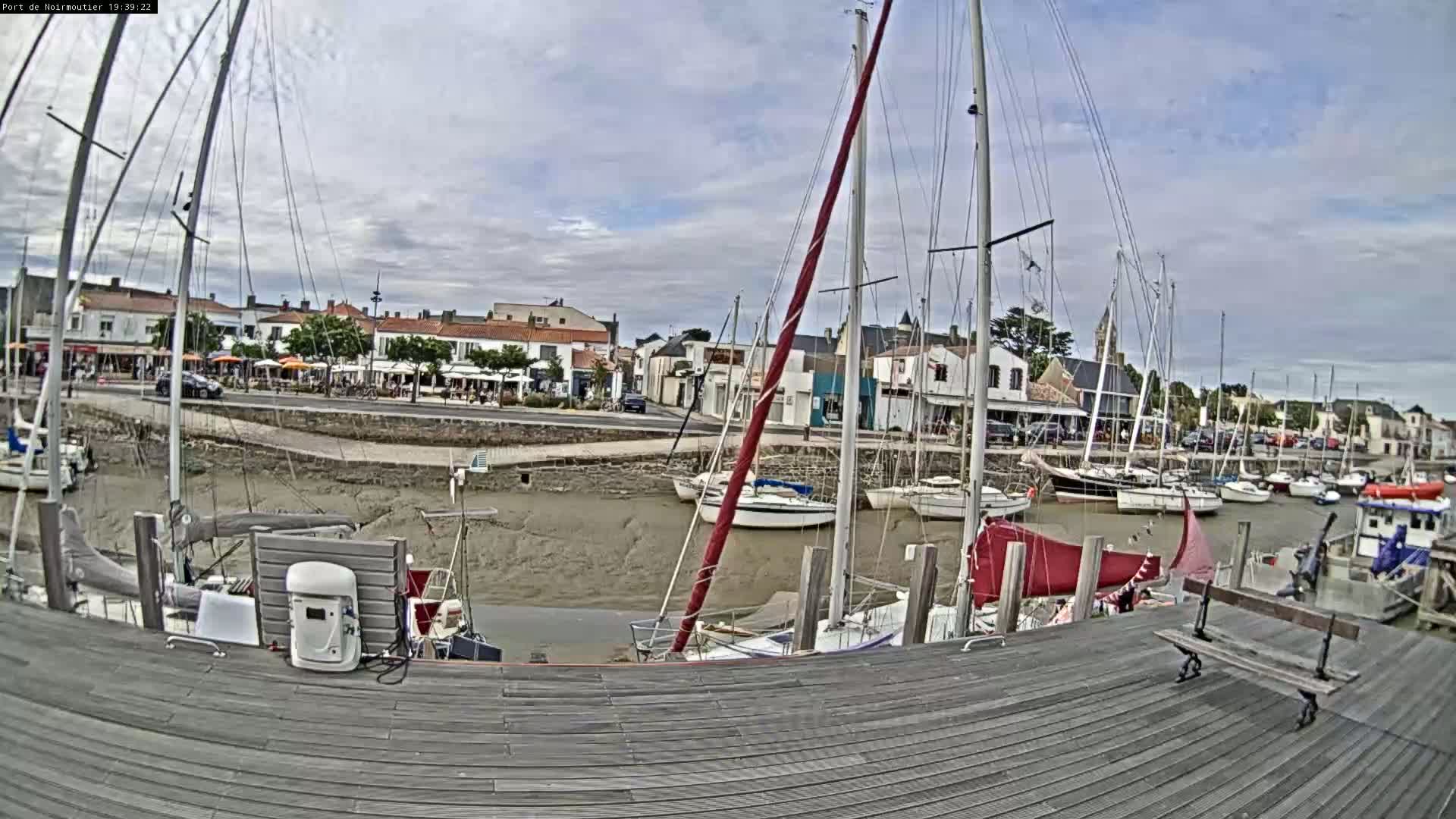 Noirmoutier-en-l'lle Village Live Cam - Les Sables-d'Olonne, Vendée, Pays de la Loire, France