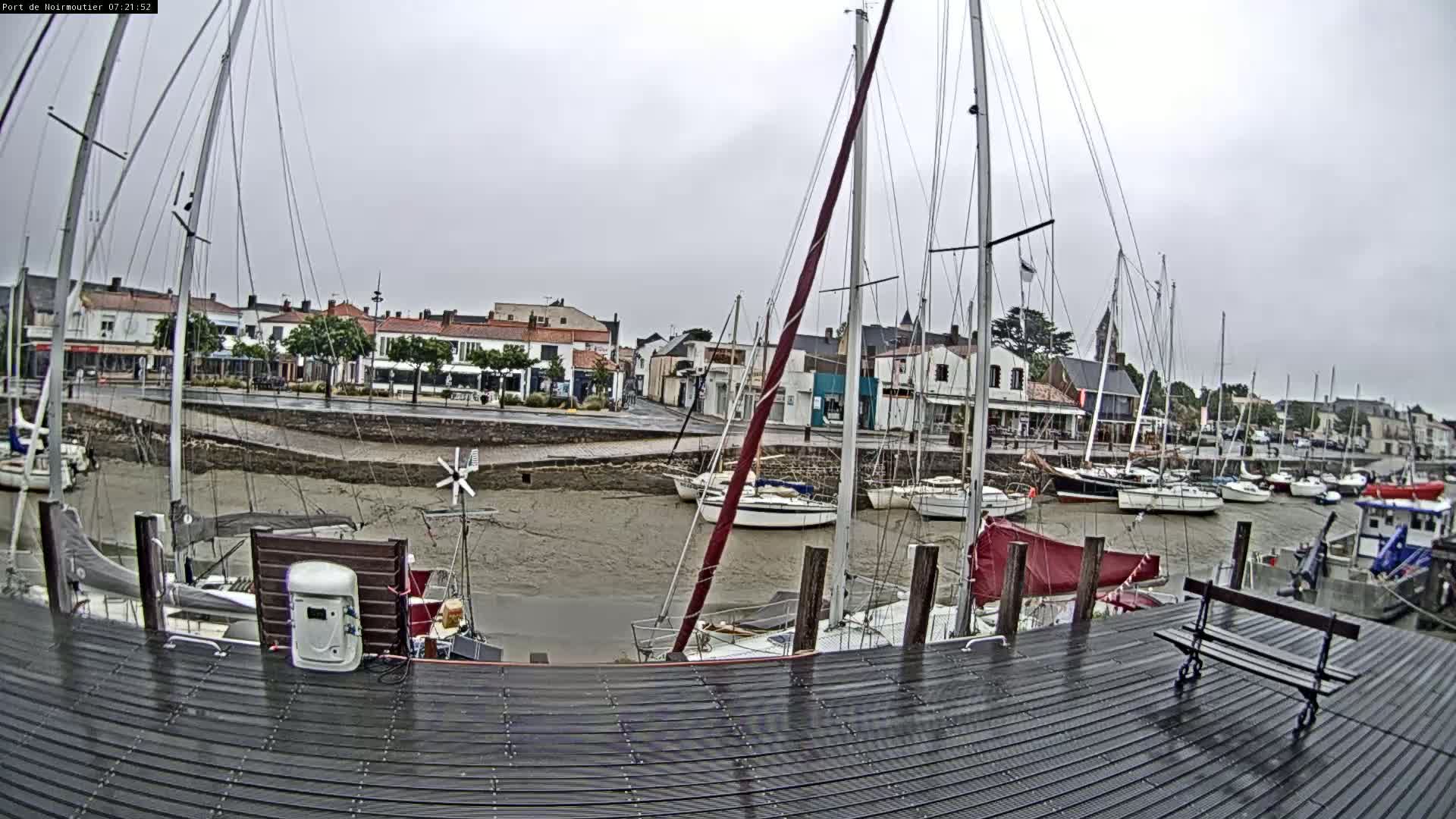 Noirmoutier-en-l'lle Village Live Cam - Les Sables-d'Olonne, Vendée, Pays de la Loire, France