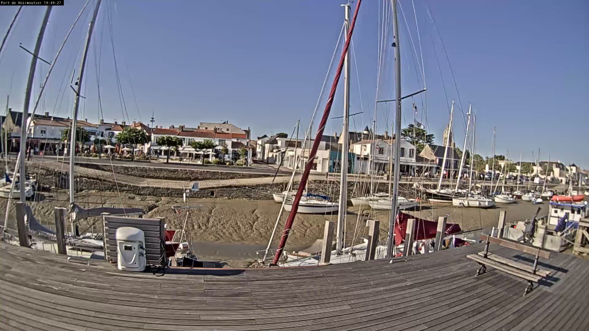 Noirmoutier-en-l'lle Village Live Cam - Les Sables-d'Olonne, Vendée, Pays de la Loire, France