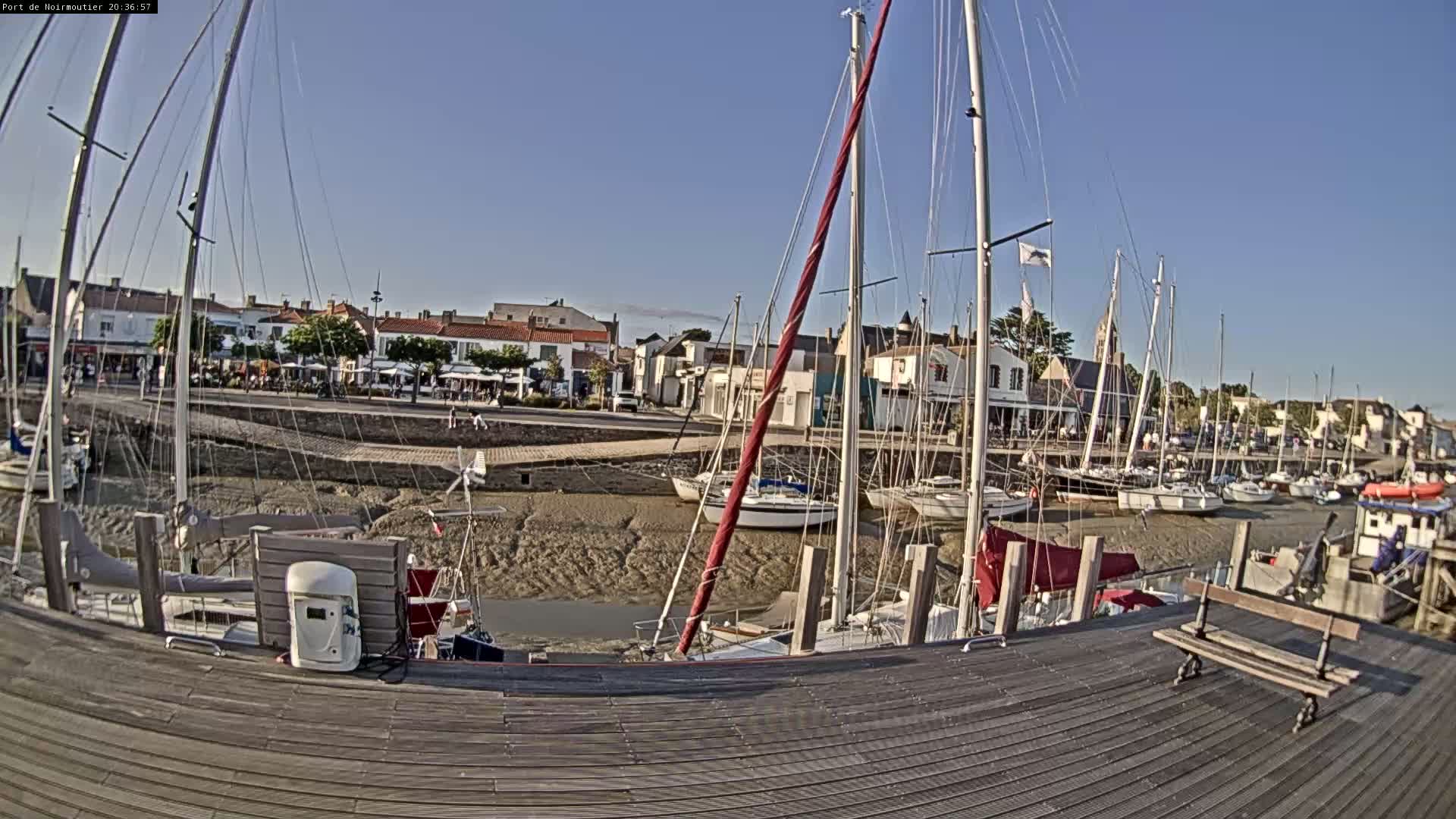 Noirmoutier-en-l'lle Village Live Cam - Les Sables-d'Olonne, Vendée, Pays de la Loire, France