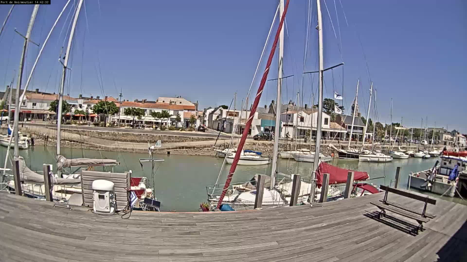 Noirmoutier-en-l'lle Village Live Cam - Les Sables-d'Olonne, Vendée, Pays de la Loire, France