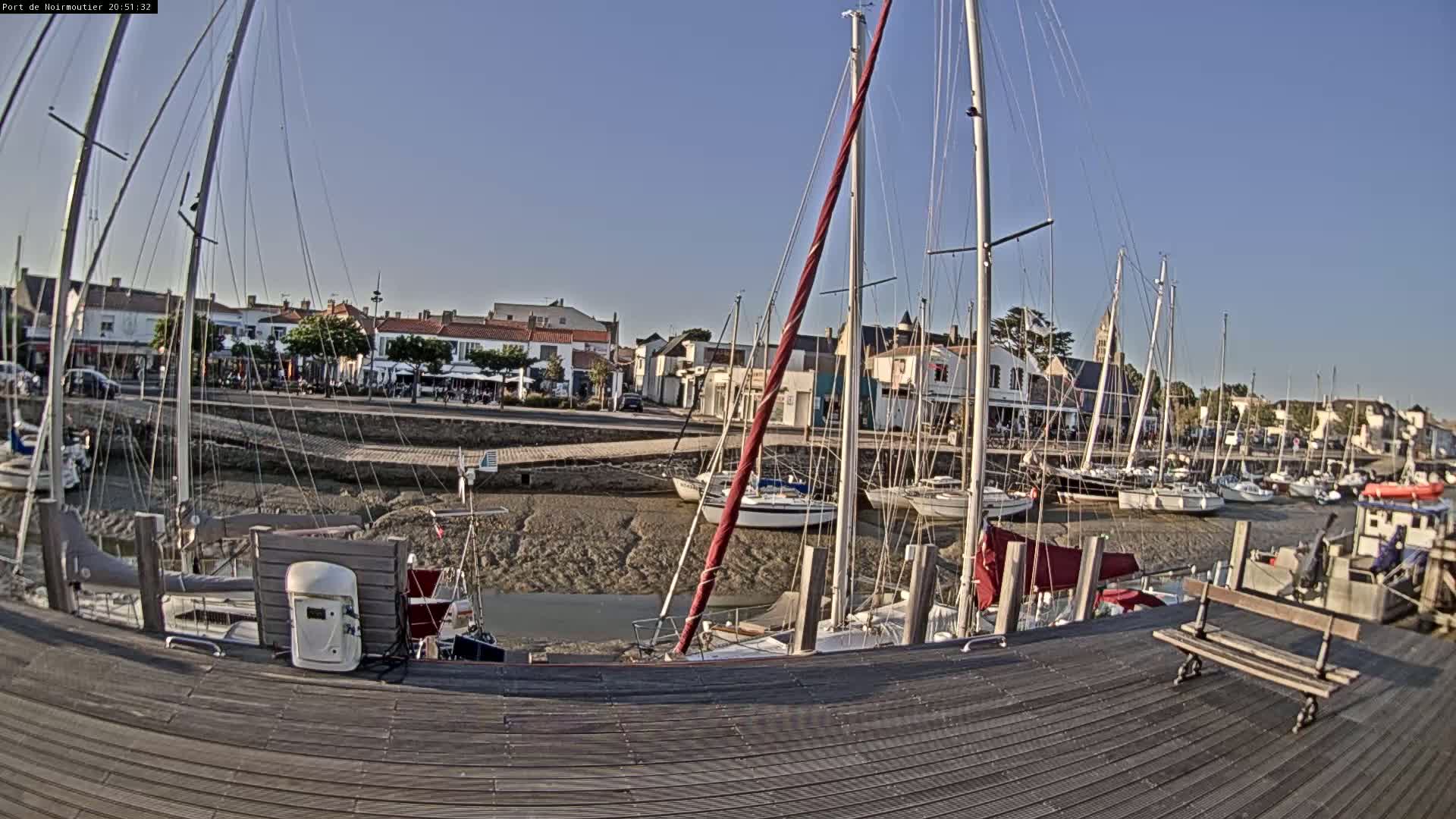 Noirmoutier-en-l'lle Village Live Cam - Les Sables-d'Olonne, Vendée, Pays de la Loire, France