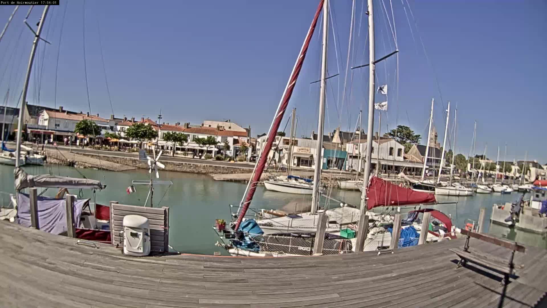 Noirmoutier-en-l'lle Village Live Cam - Les Sables-d'Olonne, Vendée, Pays de la Loire, France