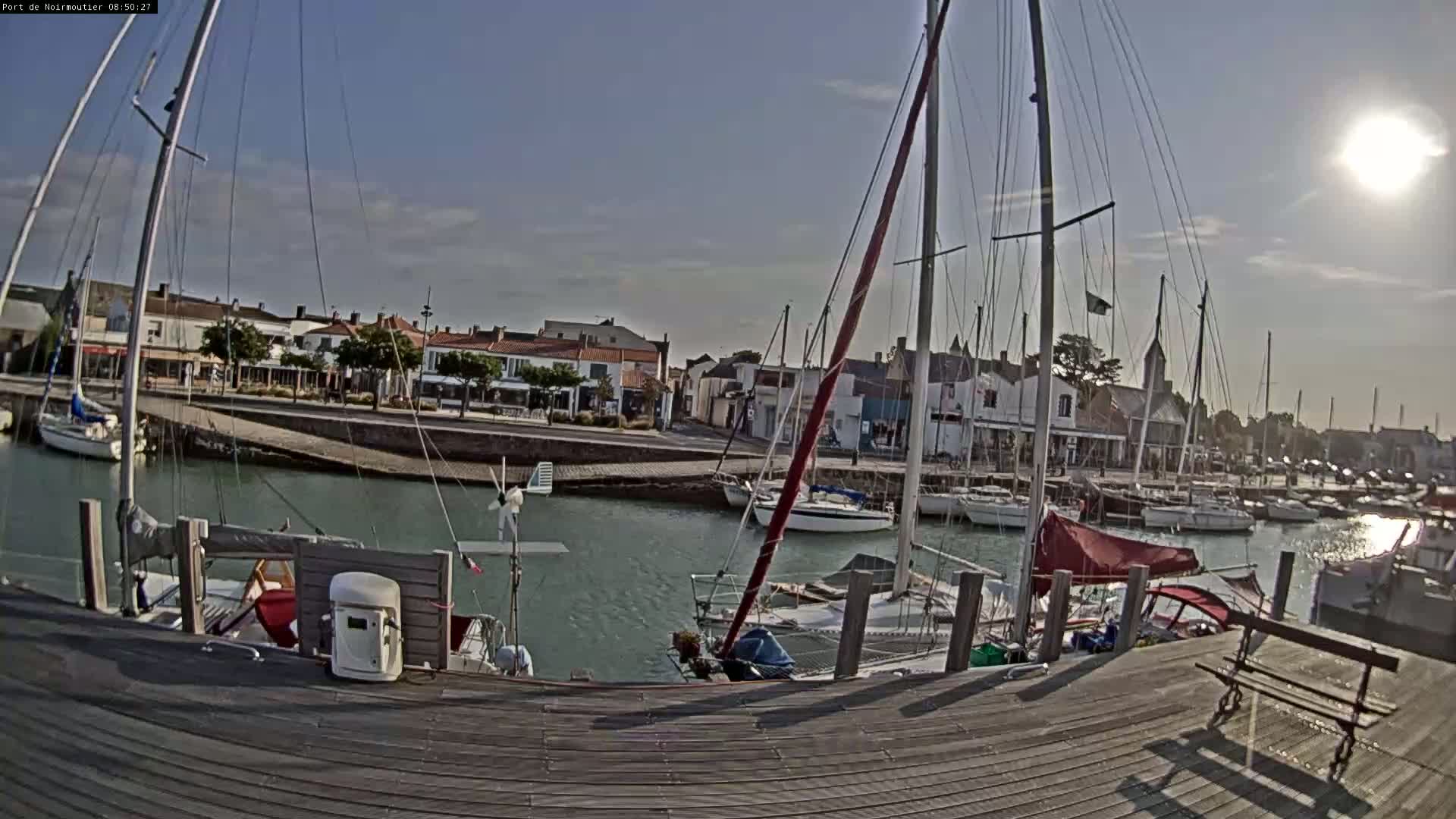 Noirmoutier-en-l'lle Village Live Cam - Les Sables-d'Olonne, Vendée, Pays de la Loire, France