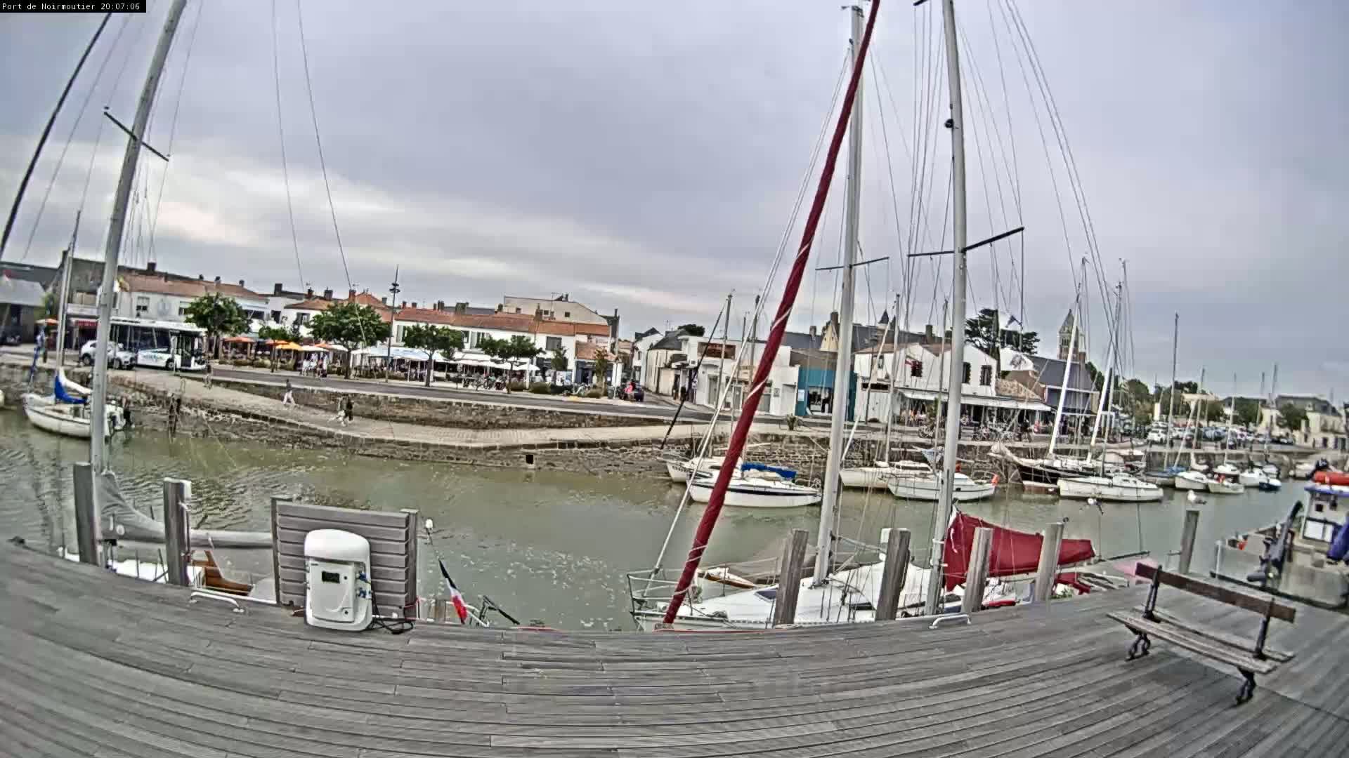 Noirmoutier-en-l'lle Village Live Cam - Les Sables-d'Olonne, Vendée, Pays de la Loire, France