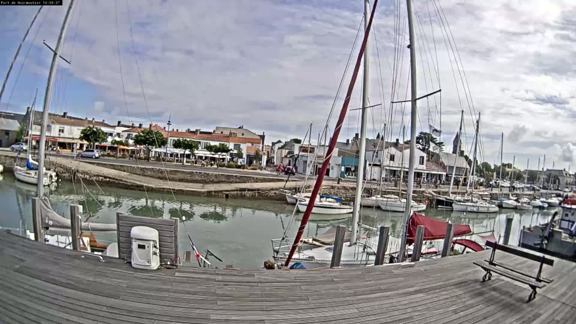 Noirmoutier-en-l'lle Village Live Cam - Les Sables-d'Olonne, Vendée, Pays de la Loire, France