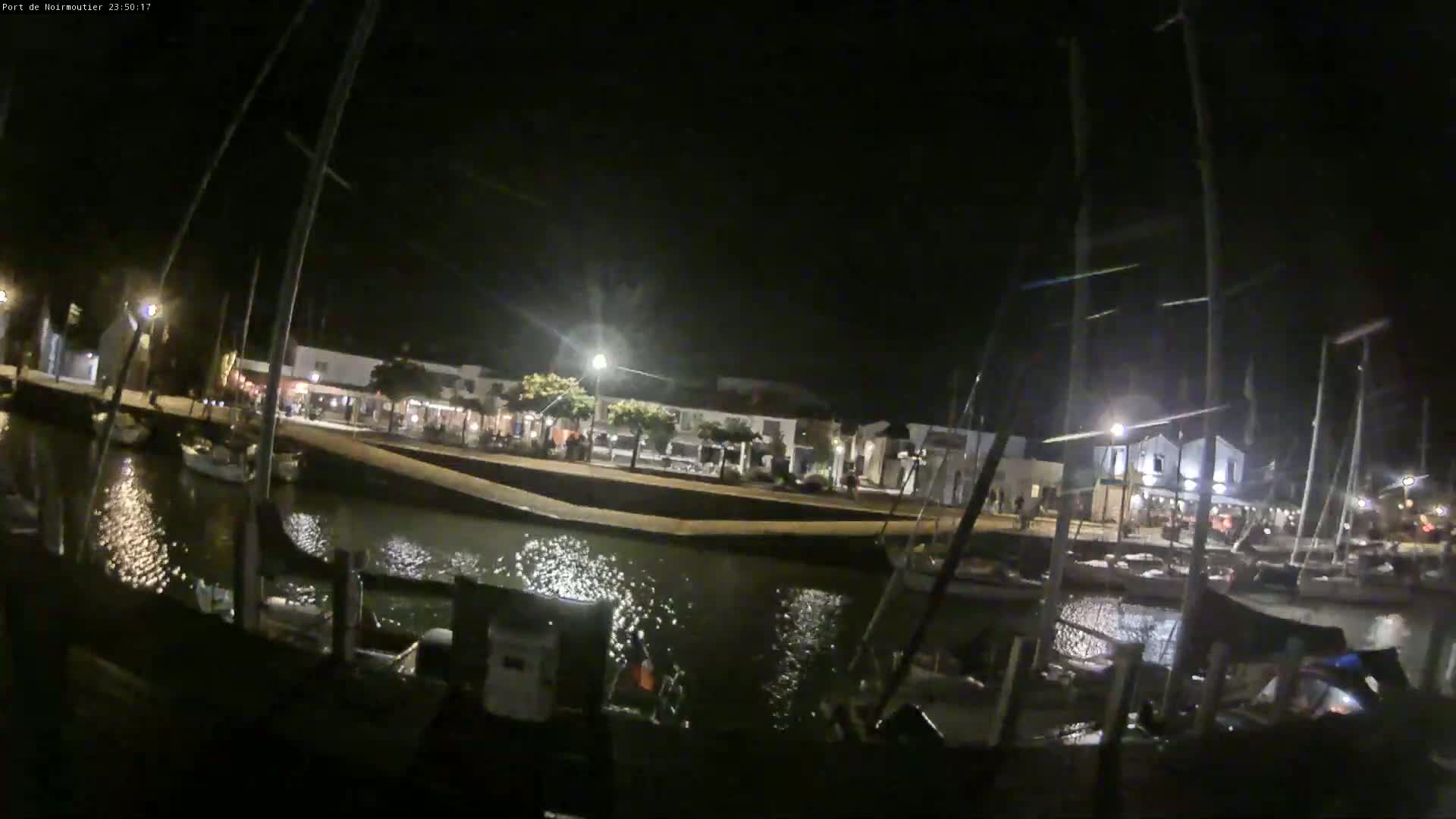 Noirmoutier-en-l'lle Village Live Cam - Les Sables-d'Olonne, Vendée, Pays de la Loire, France