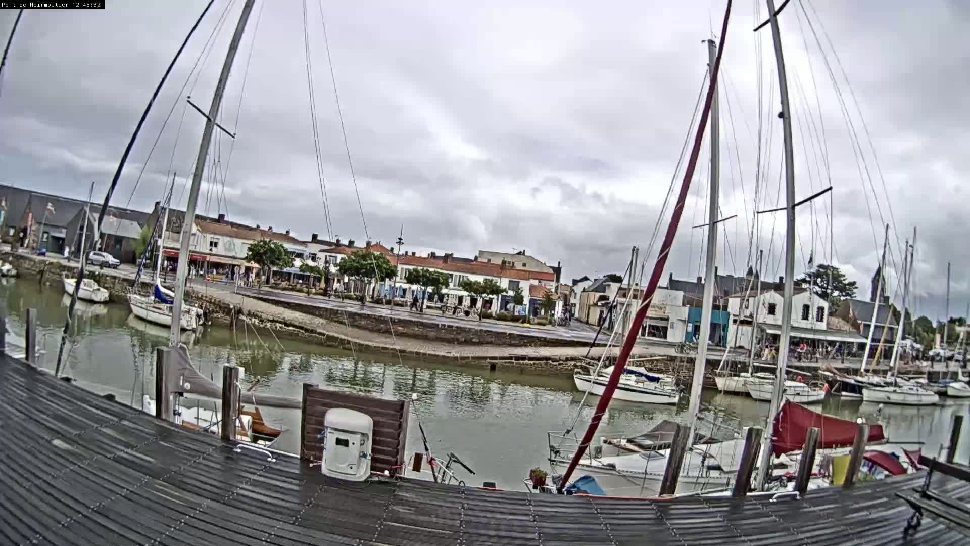 Noirmoutier-en-l'lle Village Live Cam - Les Sables-d'Olonne, Vendée, Pays de la Loire, France