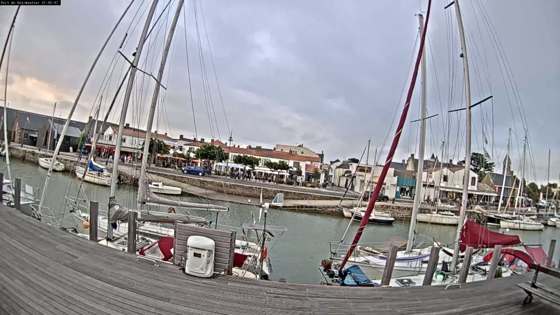 Noirmoutier-en-l'lle Village Live Cam - Les Sables-d'Olonne, Vendée, Pays de la Loire, France