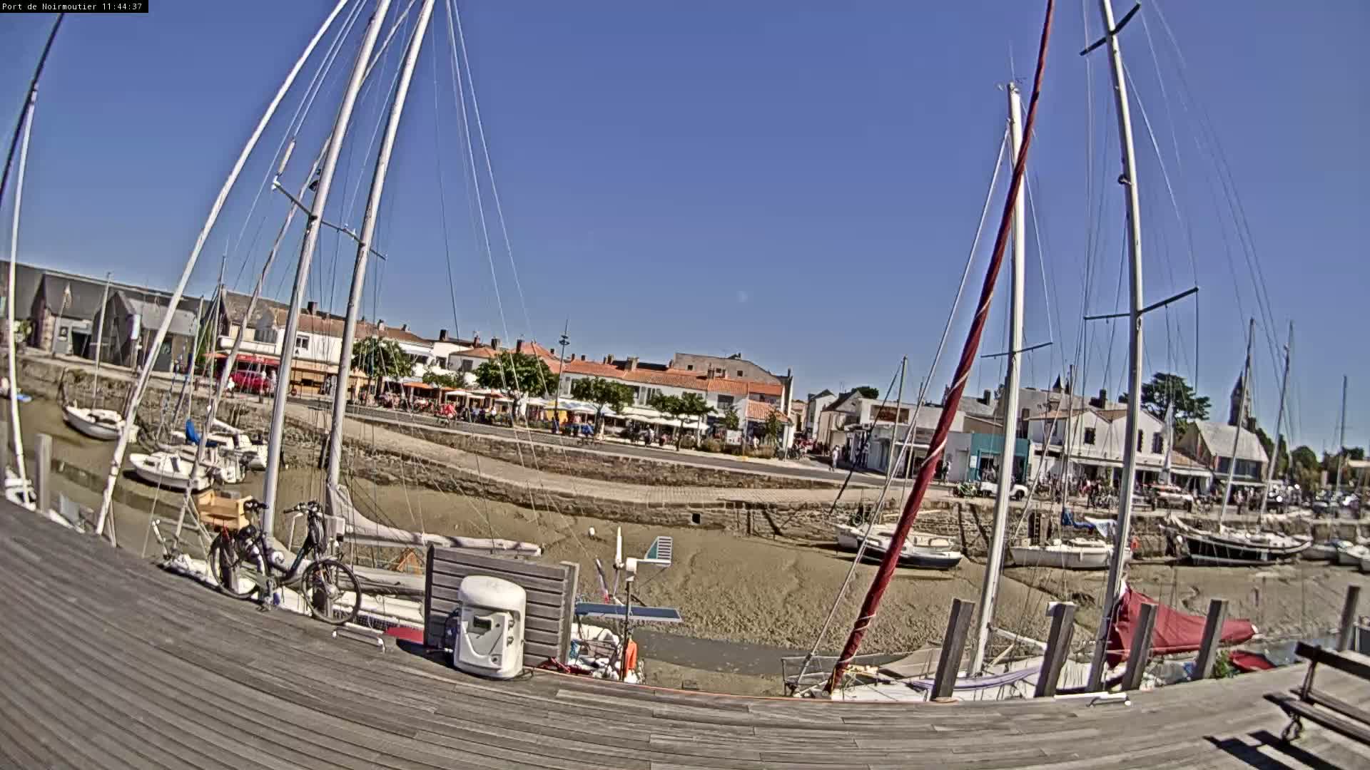 Noirmoutier-en-l'lle Village Live Cam - Les Sables-d'Olonne, Vendée, Pays de la Loire, France