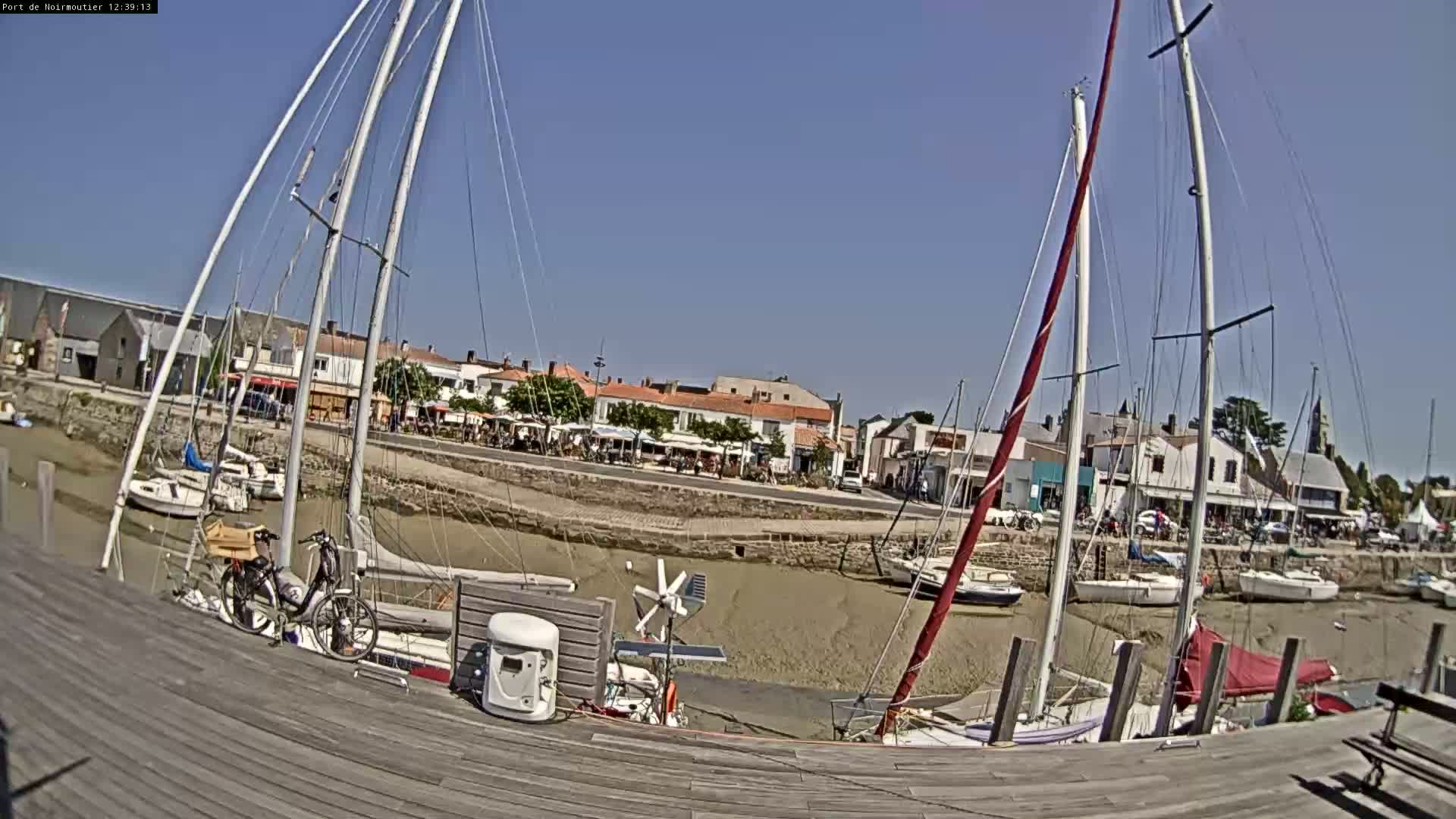 Noirmoutier-en-l'lle Village Live Cam - Les Sables-d'Olonne, Vendée, Pays de la Loire, France