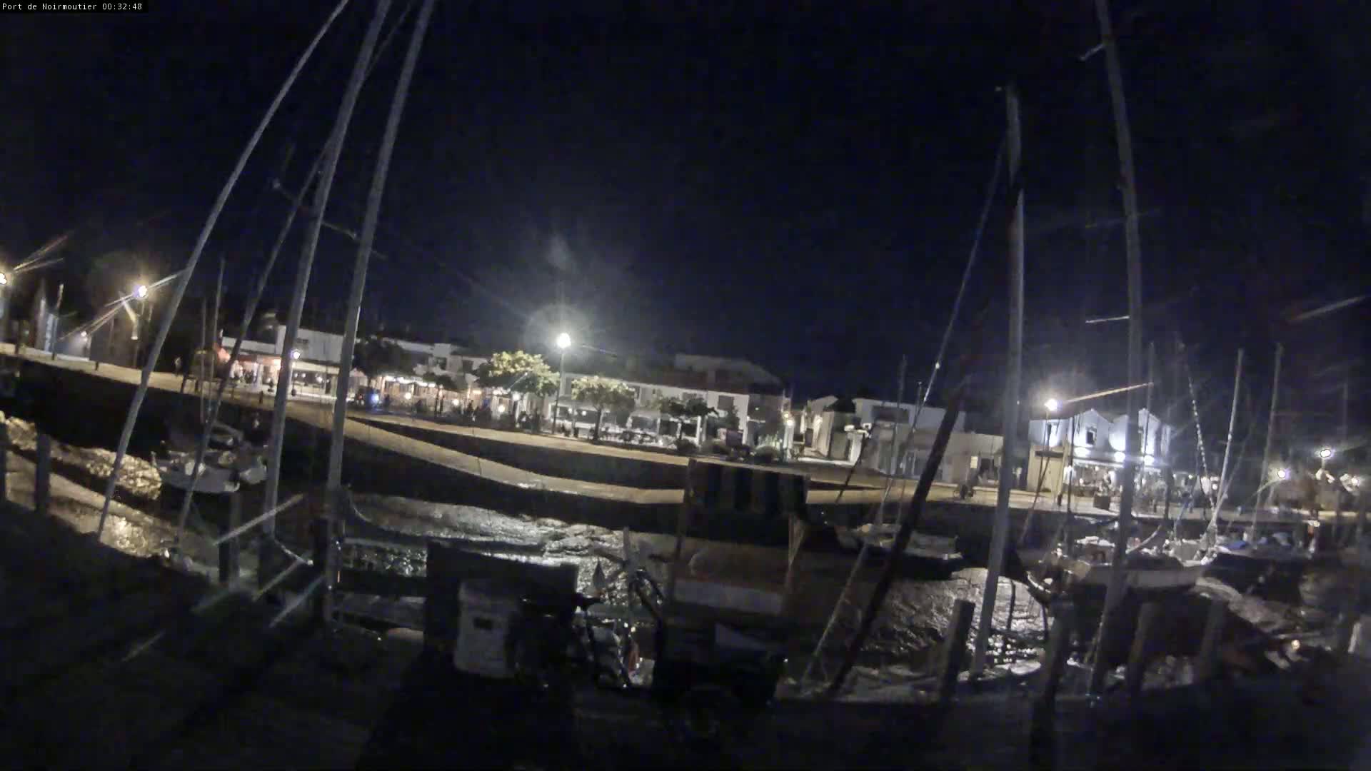 Noirmoutier-en-l'lle Village Live Cam - Les Sables-d'Olonne, Vendée, Pays de la Loire, France
