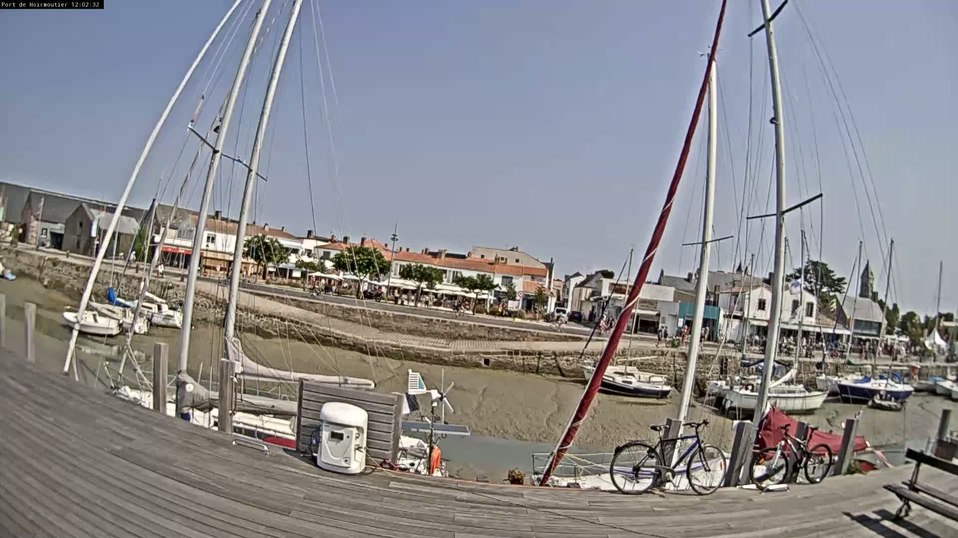 Noirmoutier-en-l'lle Village Live Cam - Les Sables-d'Olonne, Vendée, Pays de la Loire, France