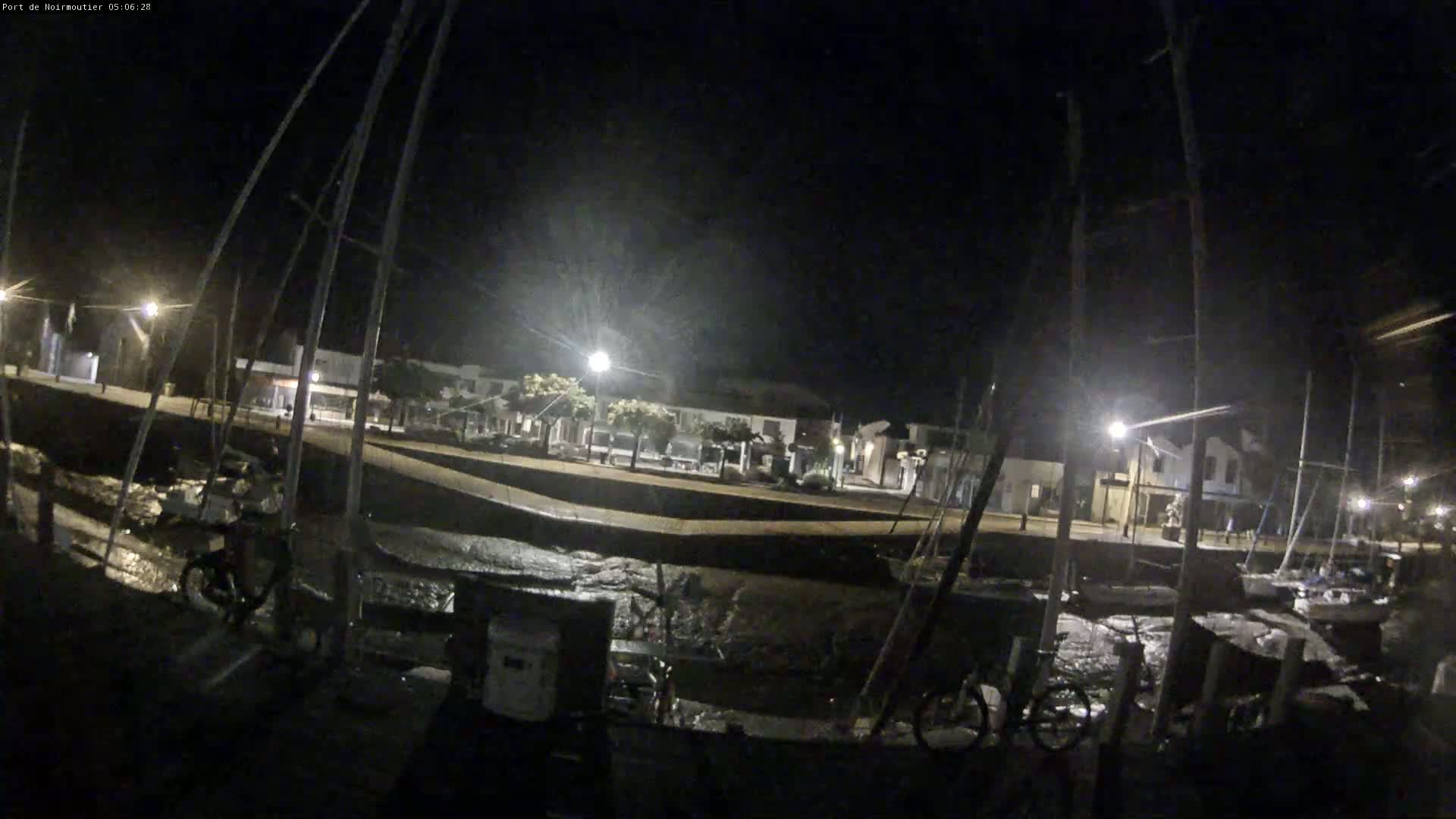 Noirmoutier-en-l'lle Village Live Cam - Les Sables-d'Olonne, Vendée, Pays de la Loire, France