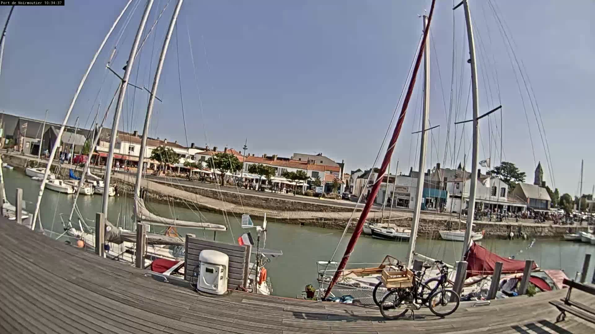 Noirmoutier-en-l'lle Village Live Cam - Les Sables-d'Olonne, Vendée, Pays de la Loire, France