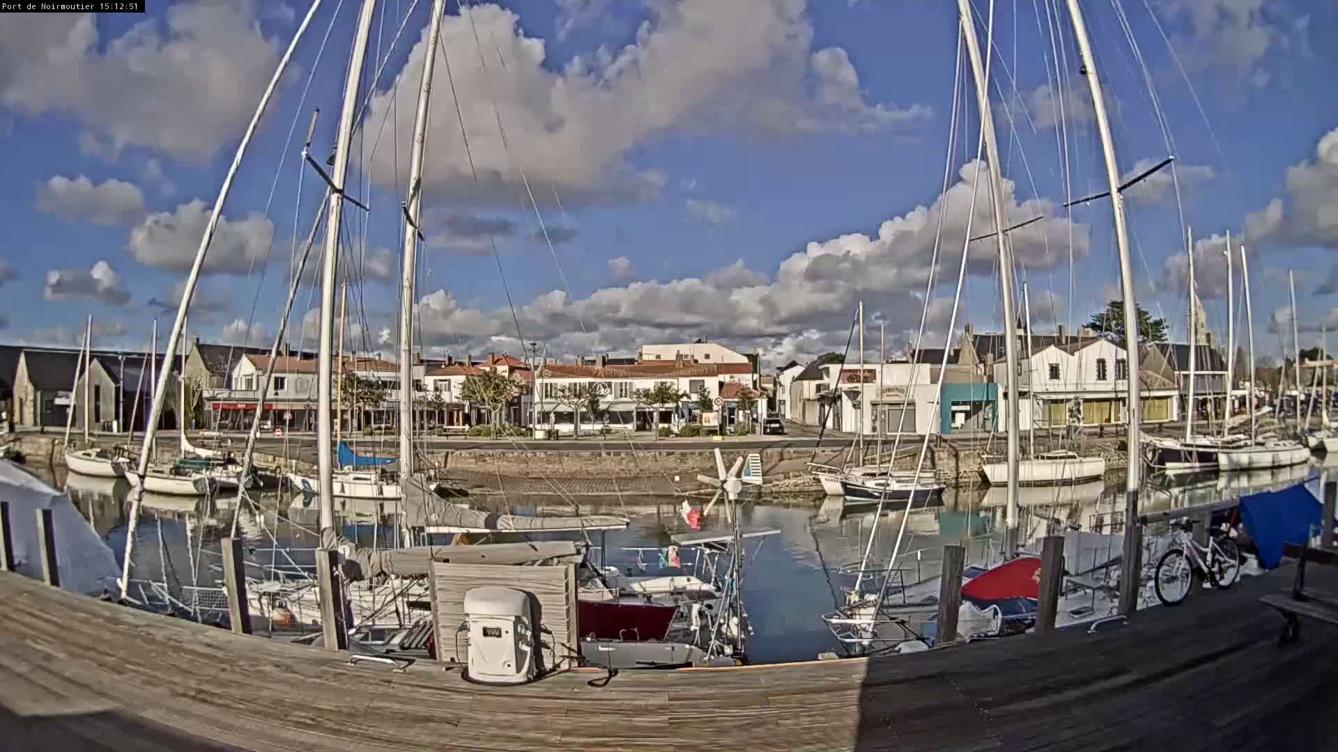 Noirmoutier-en-l'lle Village Live Cam - Les Sables-d'Olonne, Vendée, Pays de la Loire, France