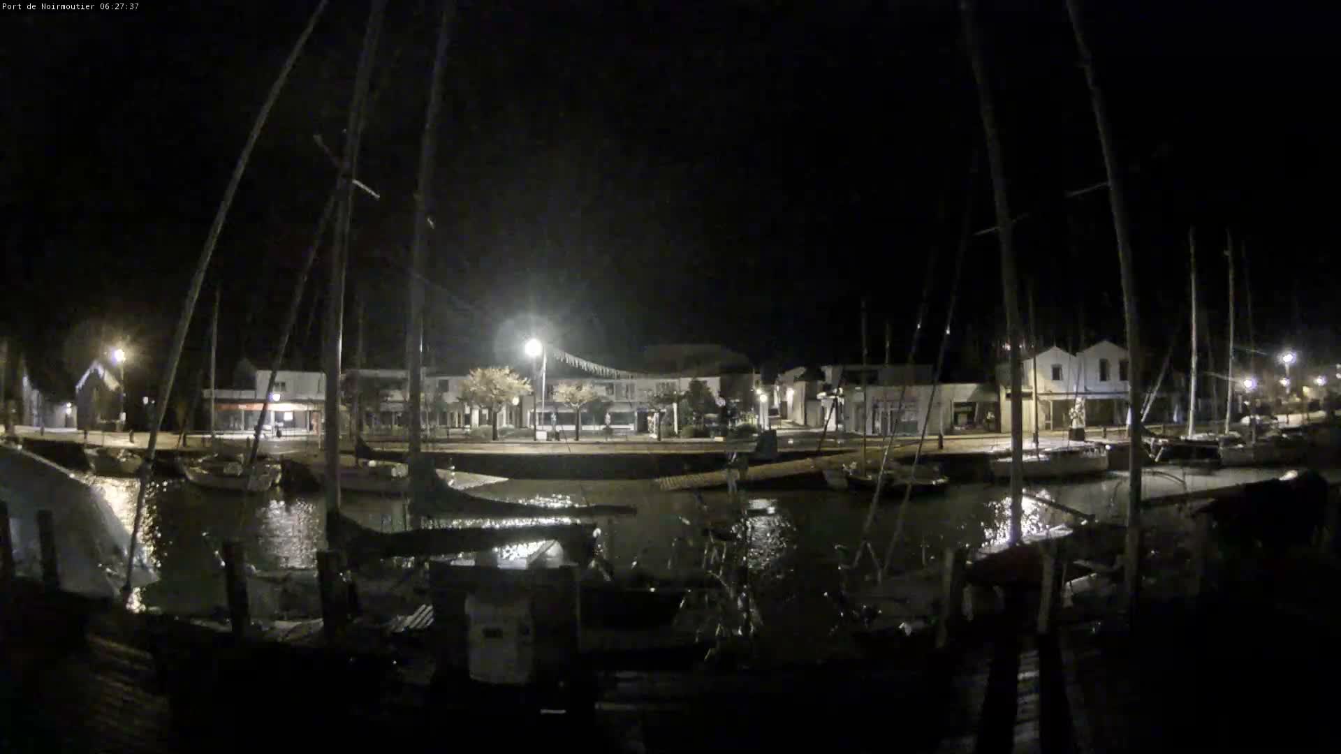 Noirmoutier-en-l'lle Village Live Cam - Les Sables-d'Olonne, Vendée, Pays de la Loire, France