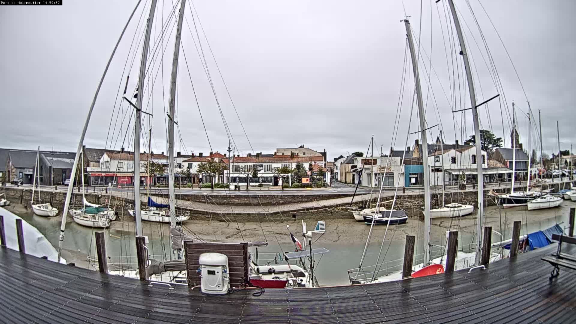 Noirmoutier-en-l'lle Village Live Cam - Les Sables-d'Olonne, Vendée, Pays de la Loire, France