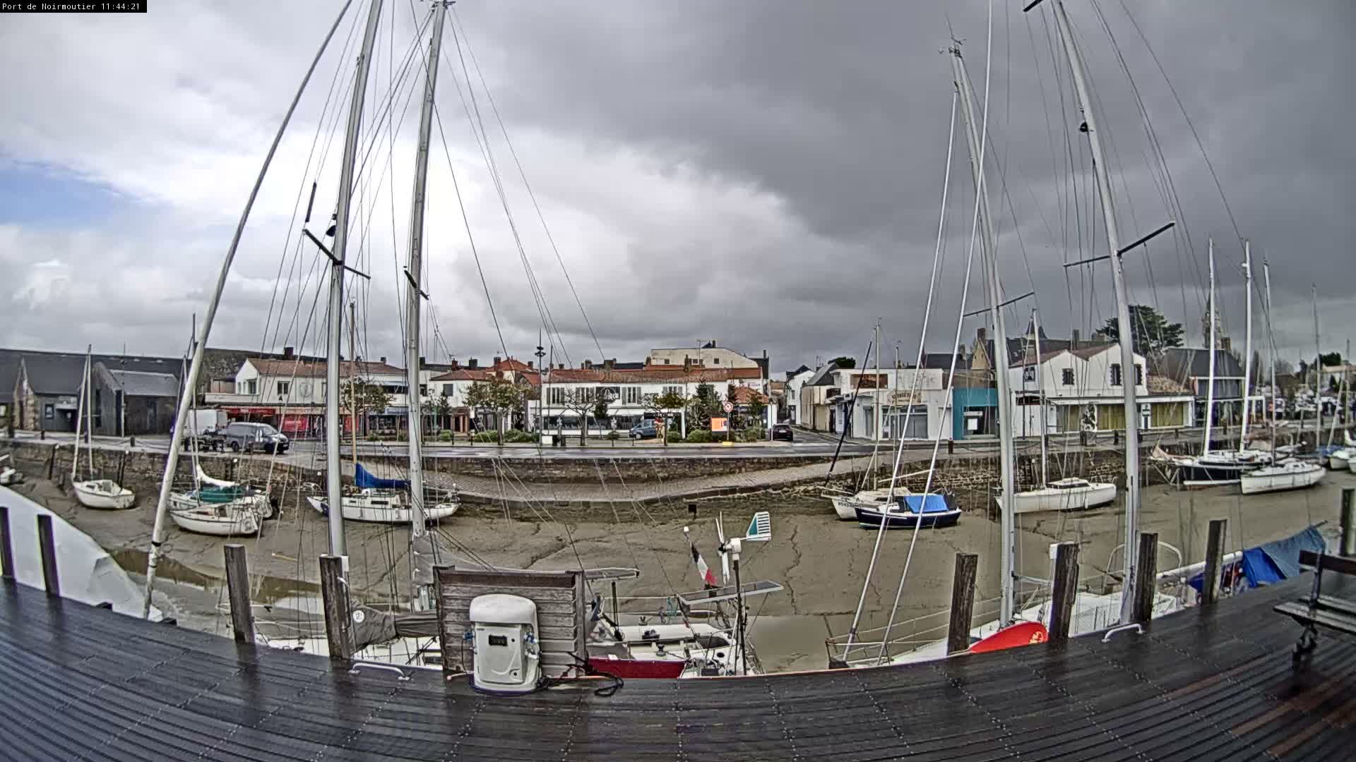 Noirmoutier-en-l'lle Village Live Cam - Les Sables-d'Olonne, Vendée, Pays de la Loire, France