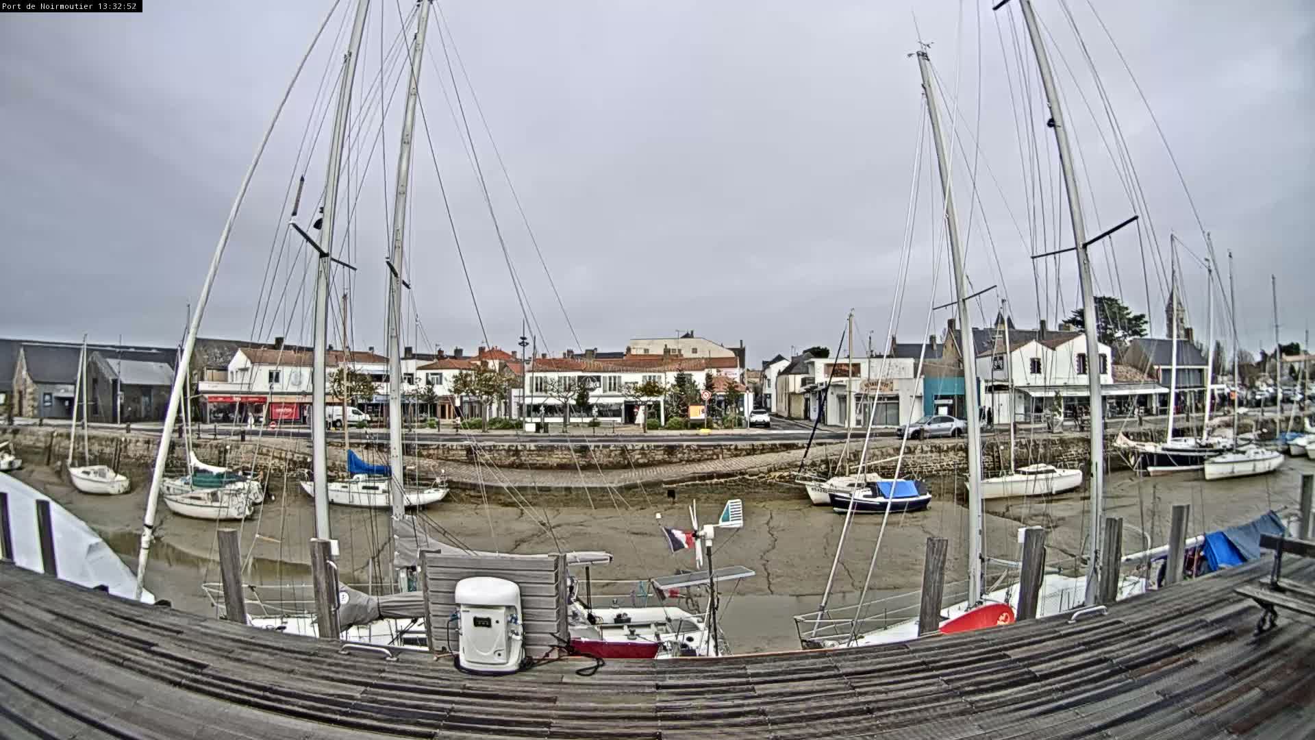 Noirmoutier-en-l'lle Village Live Cam - Les Sables-d'Olonne, Vendée, Pays de la Loire, France