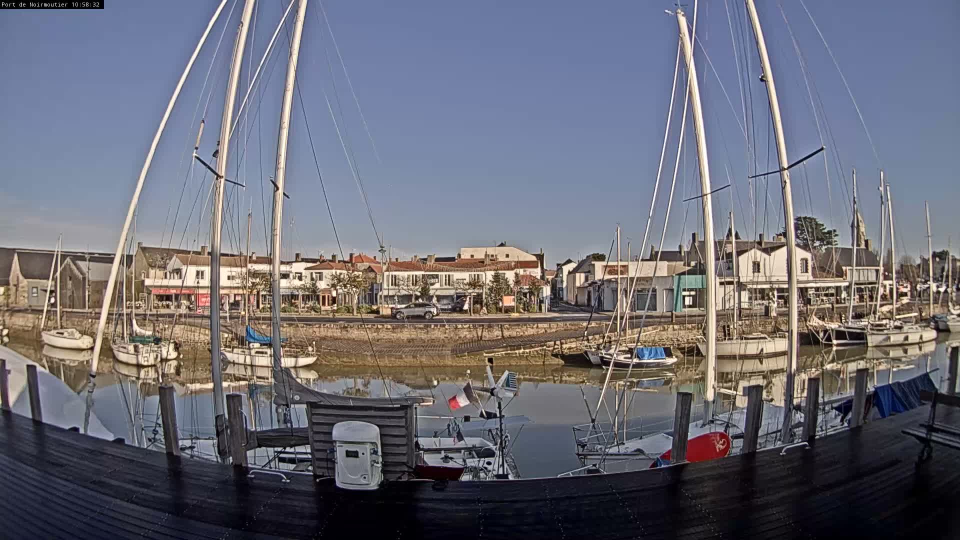 Noirmoutier-en-l'lle Village Live Cam - Les Sables-d'Olonne, Vendée, Pays de la Loire, France