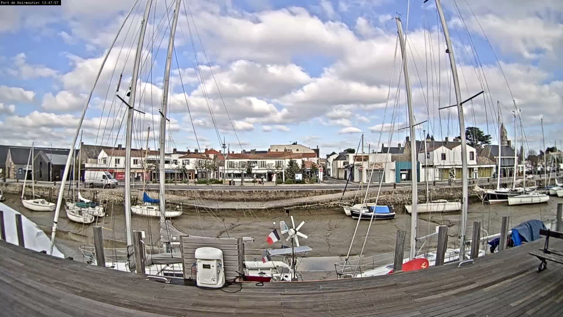 Noirmoutier-en-l'lle Village Live Cam - Les Sables-d'Olonne, Vendée, Pays de la Loire, France