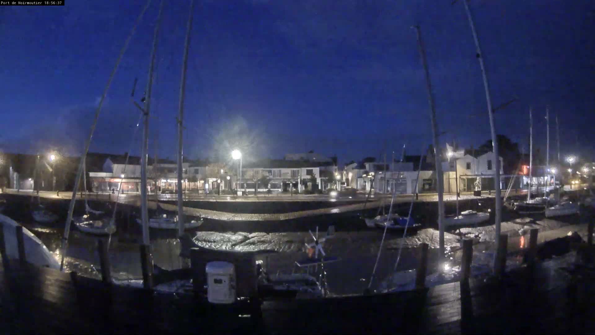 Noirmoutier-en-l'lle Village Live Cam - Les Sables-d'Olonne, Vendée, Pays de la Loire, France