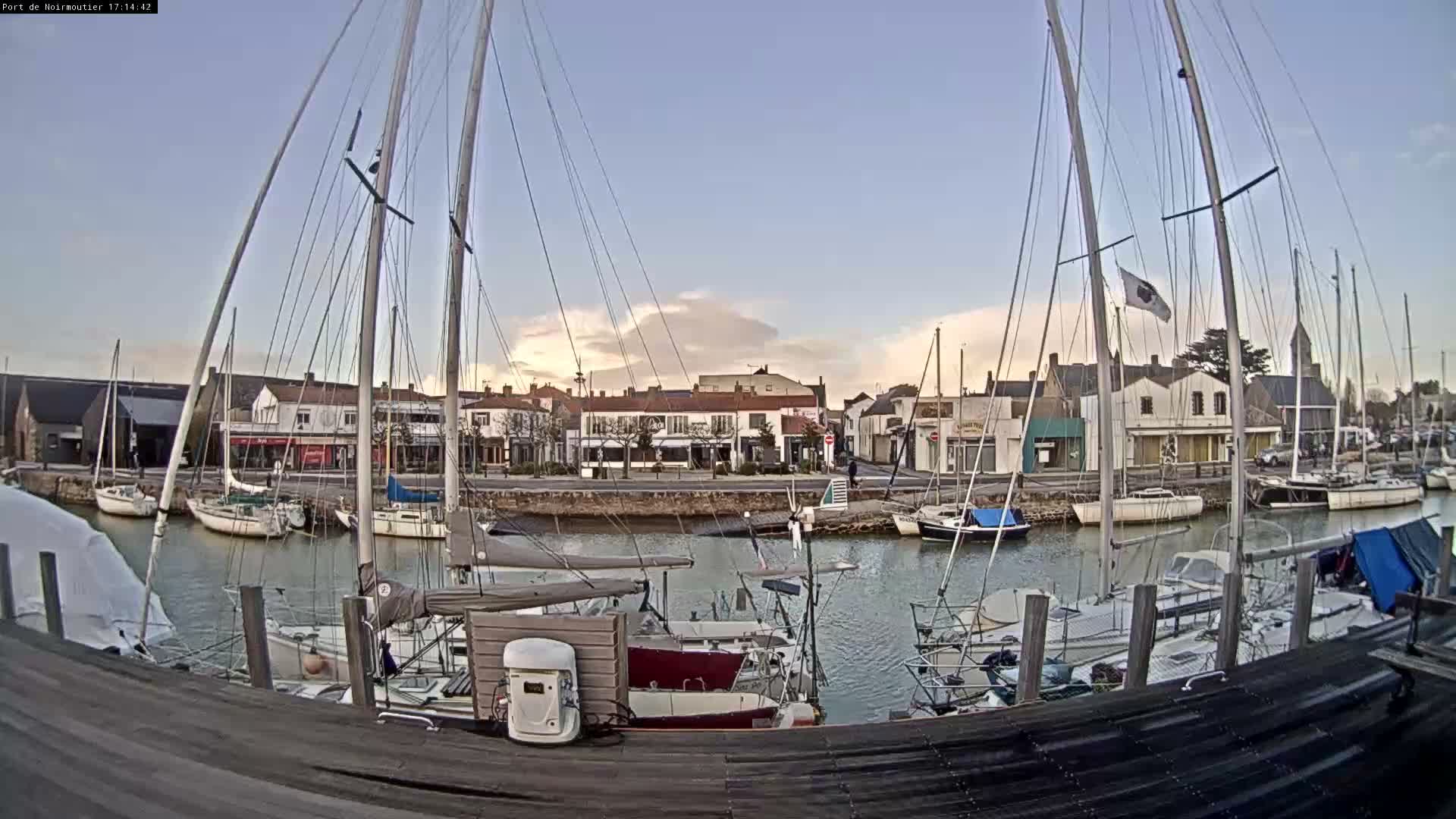 Noirmoutier-en-l'lle Village Live Cam - Les Sables-d'Olonne, Vendée, Pays de la Loire, France