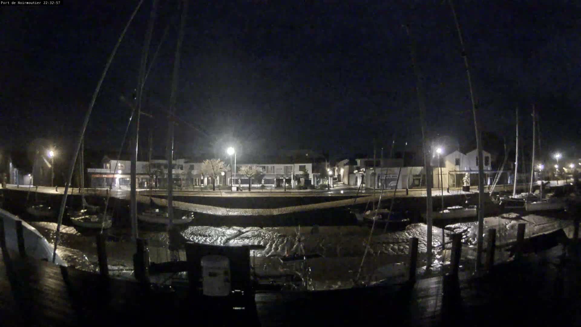Noirmoutier-en-l'lle Village Live Cam - Les Sables-d'Olonne, Vendée, Pays de la Loire, France
