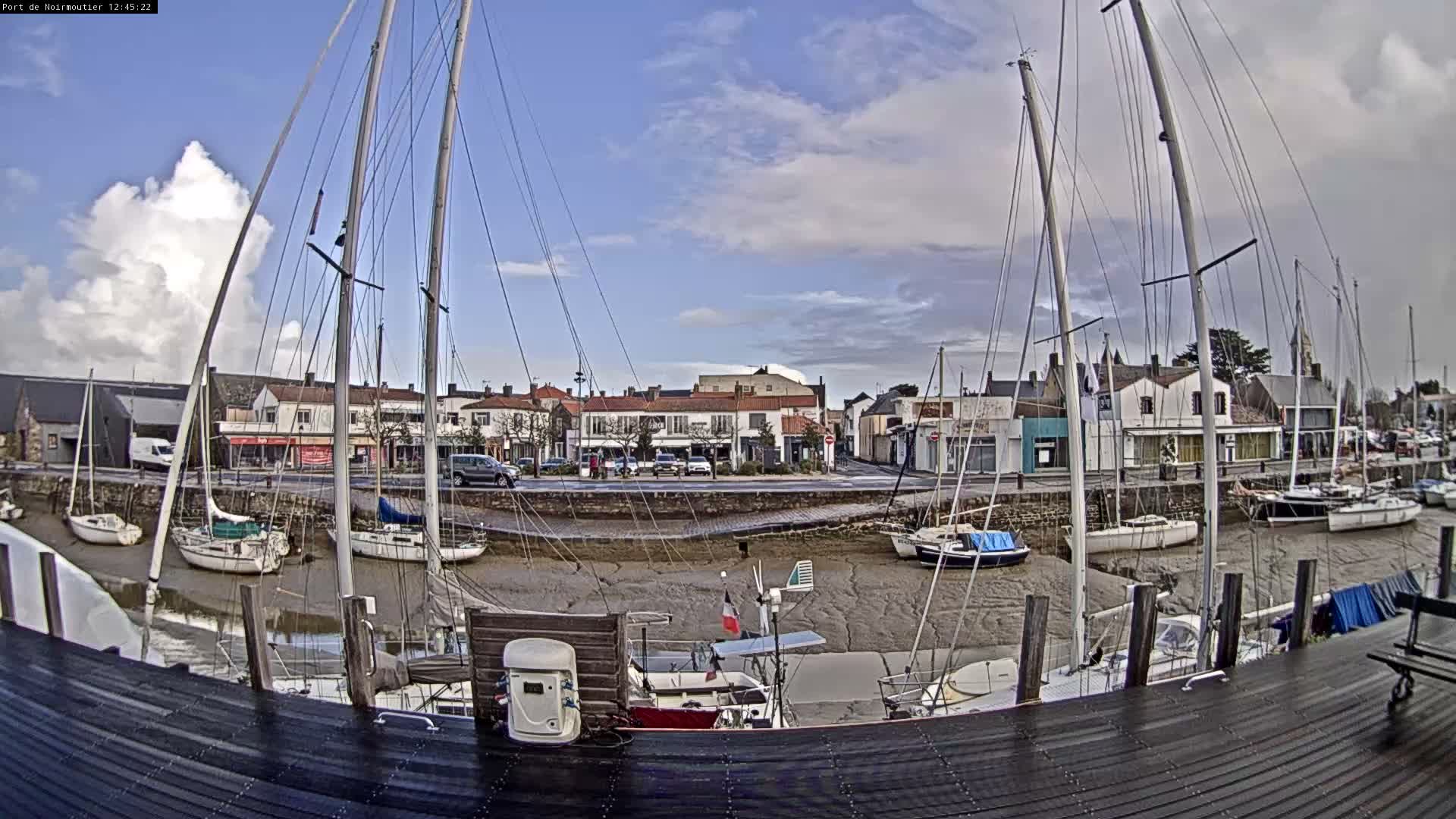 Noirmoutier-en-l'lle Village Live Cam - Les Sables-d'Olonne, Vendée, Pays de la Loire, France
