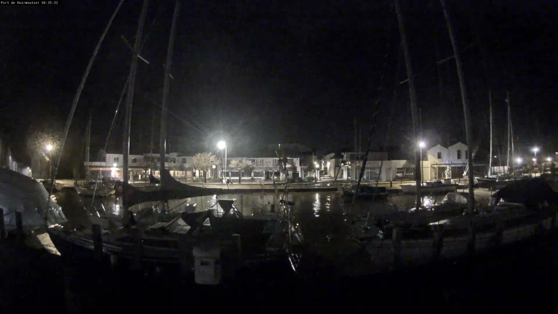 Noirmoutier-en-l'lle Village Live Cam - Les Sables-d'Olonne, Vendée, Pays de la Loire, France