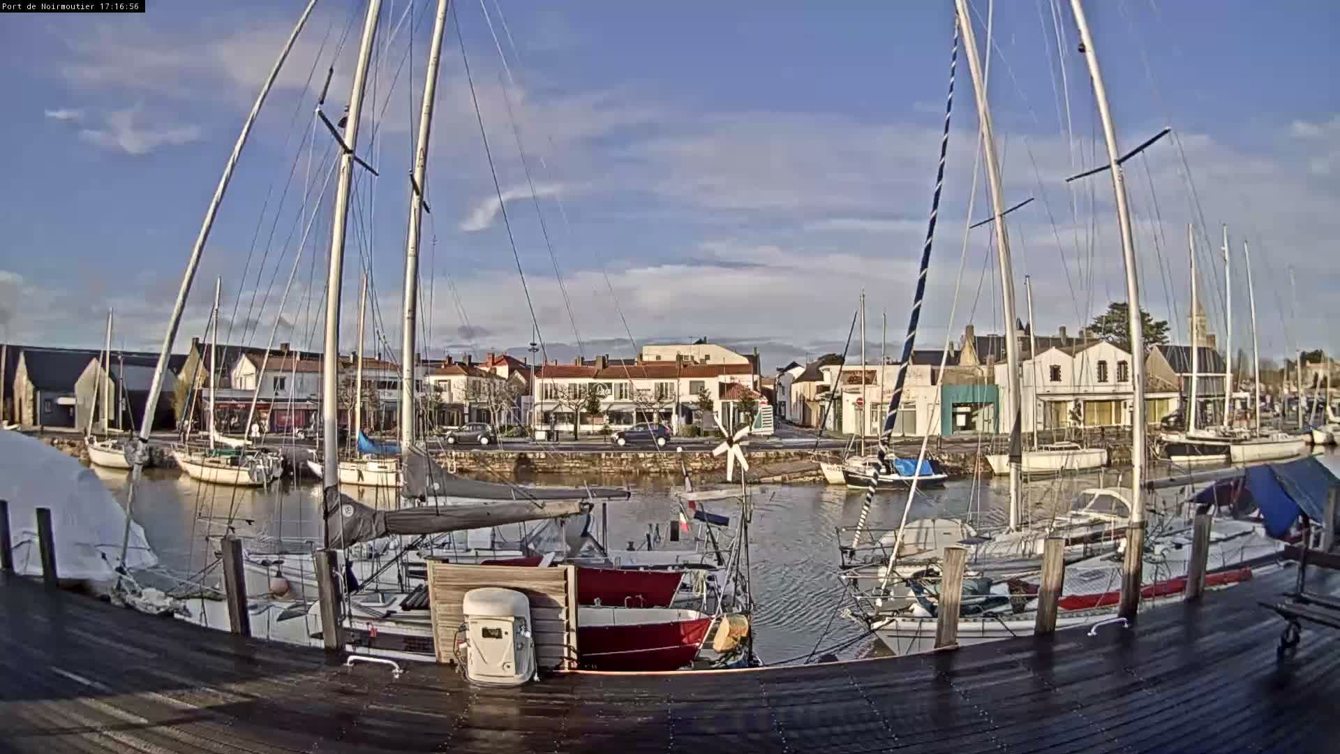 Noirmoutier-en-l'lle Village Live Cam - Les Sables-d'Olonne, Vendée, Pays de la Loire, France