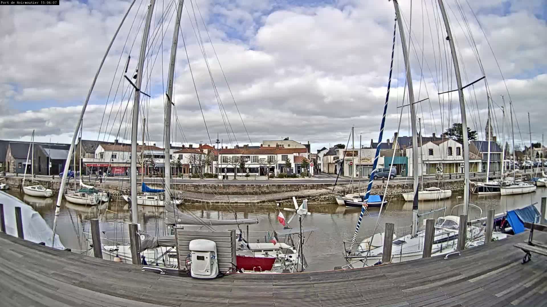 Noirmoutier-en-l'lle Village Live Cam - Les Sables-d'Olonne, Vendée, Pays de la Loire, France