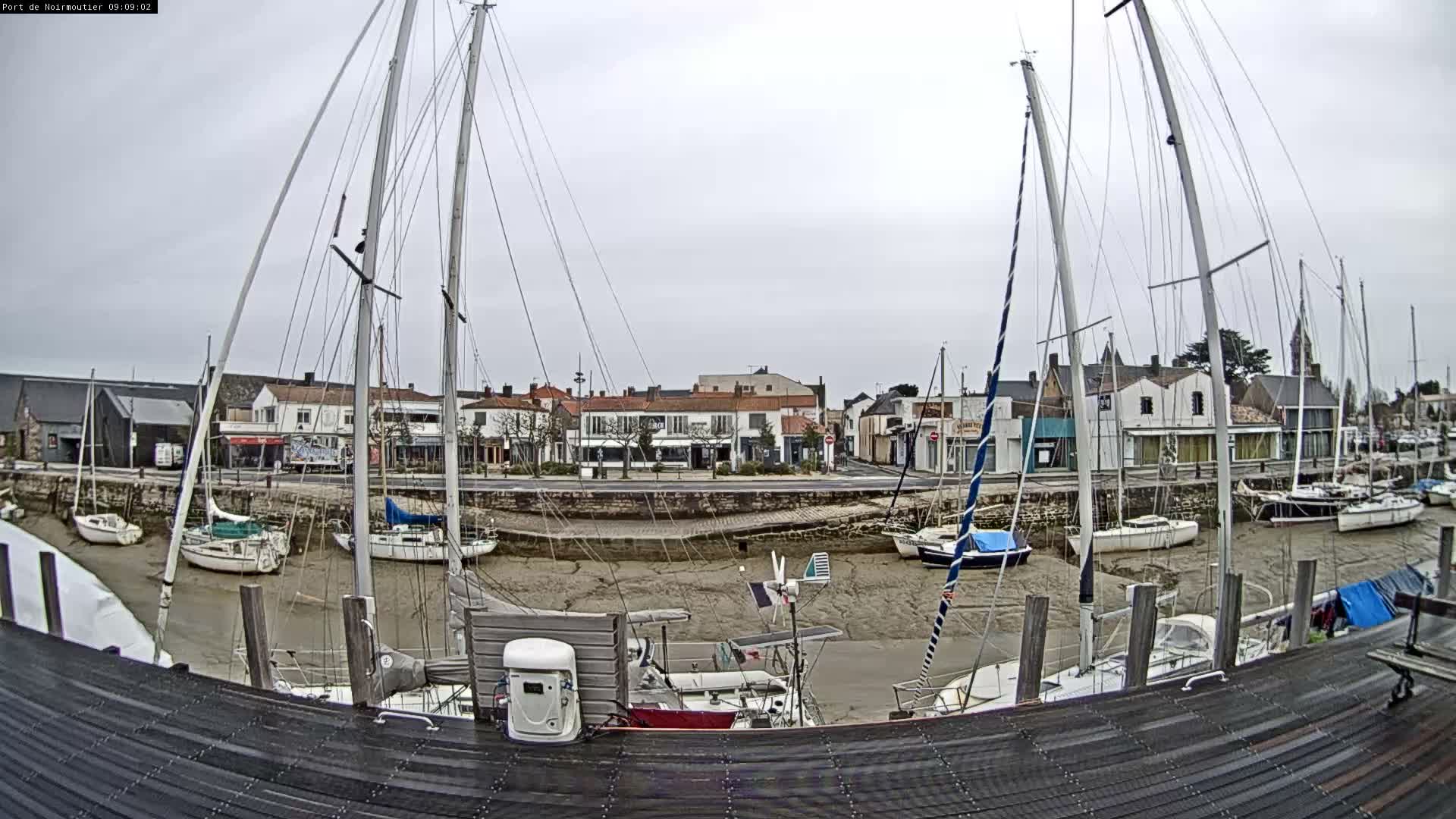 Noirmoutier-en-l'lle Village Live Cam - Les Sables-d'Olonne, Vendée, Pays de la Loire, France