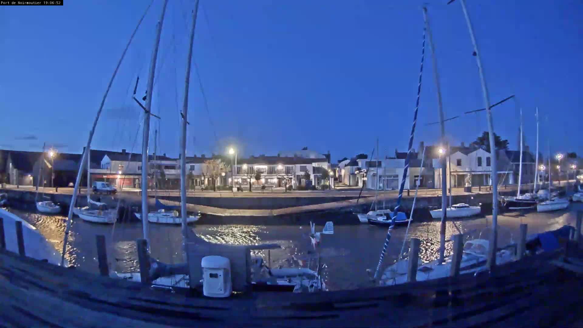 Noirmoutier-en-l'lle Village Live Cam - Les Sables-d'Olonne, Vendée, Pays de la Loire, France